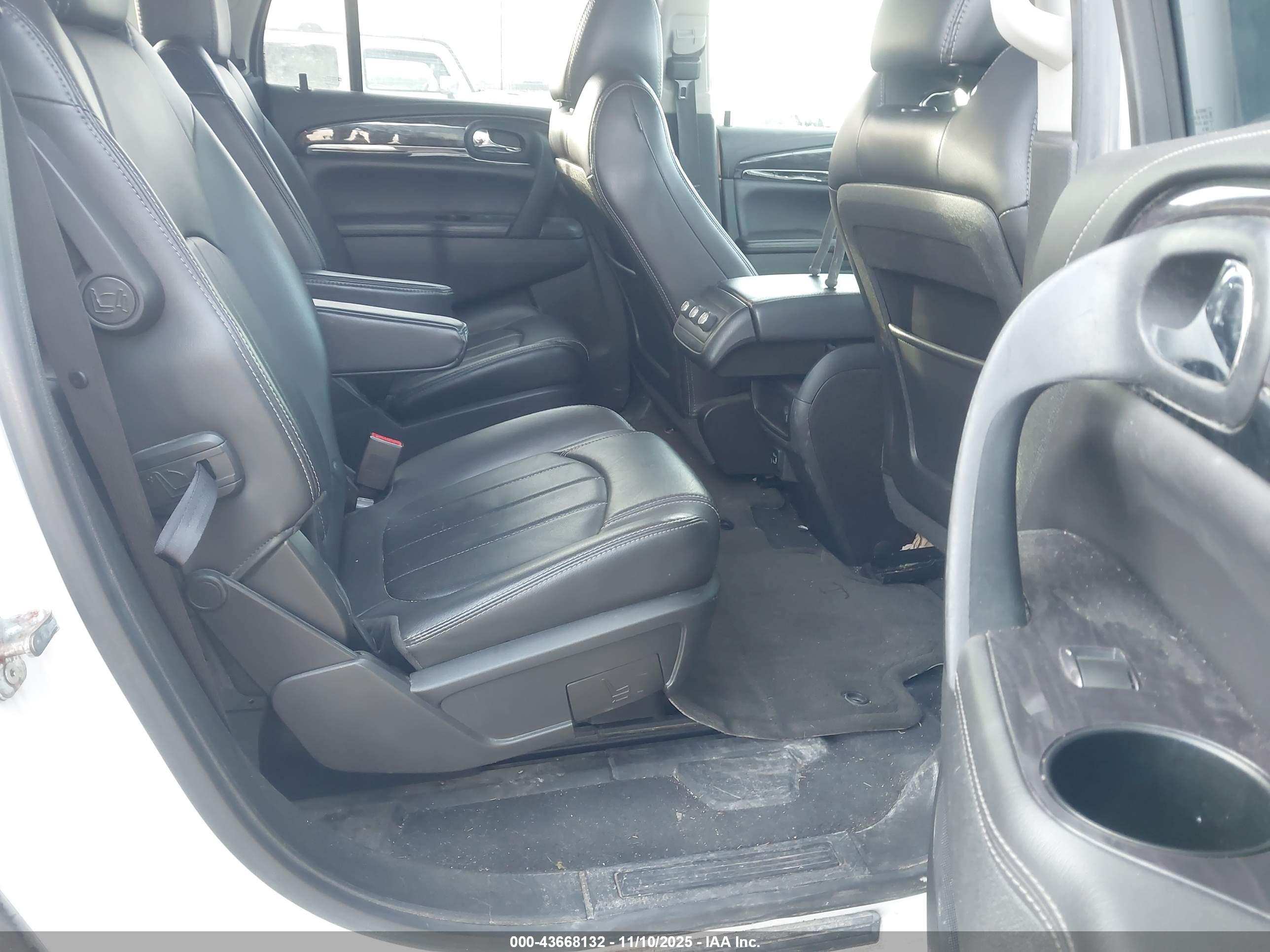BUICK ENCLAVE image 8