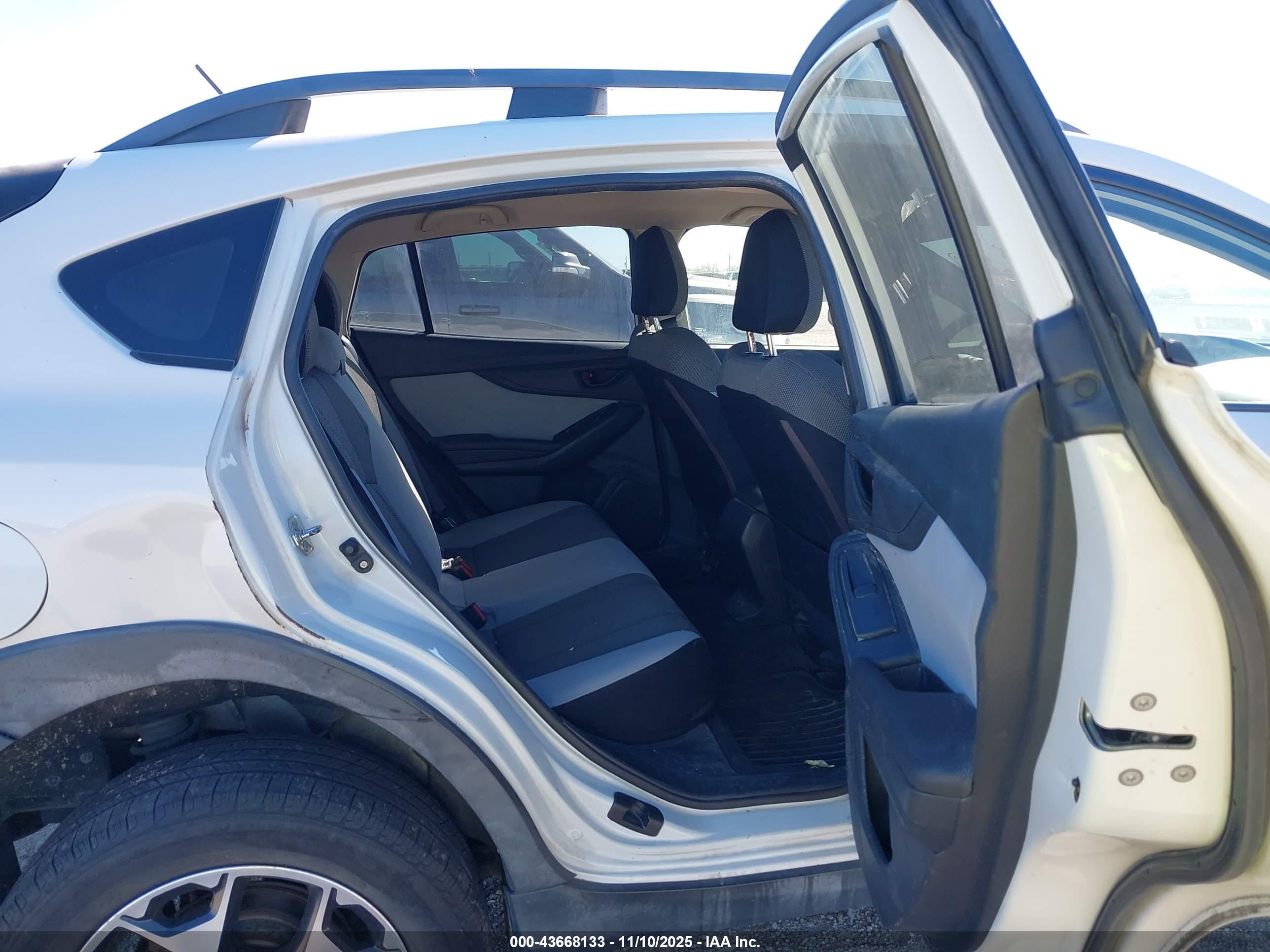 SUBARU CROSSTREK image 8