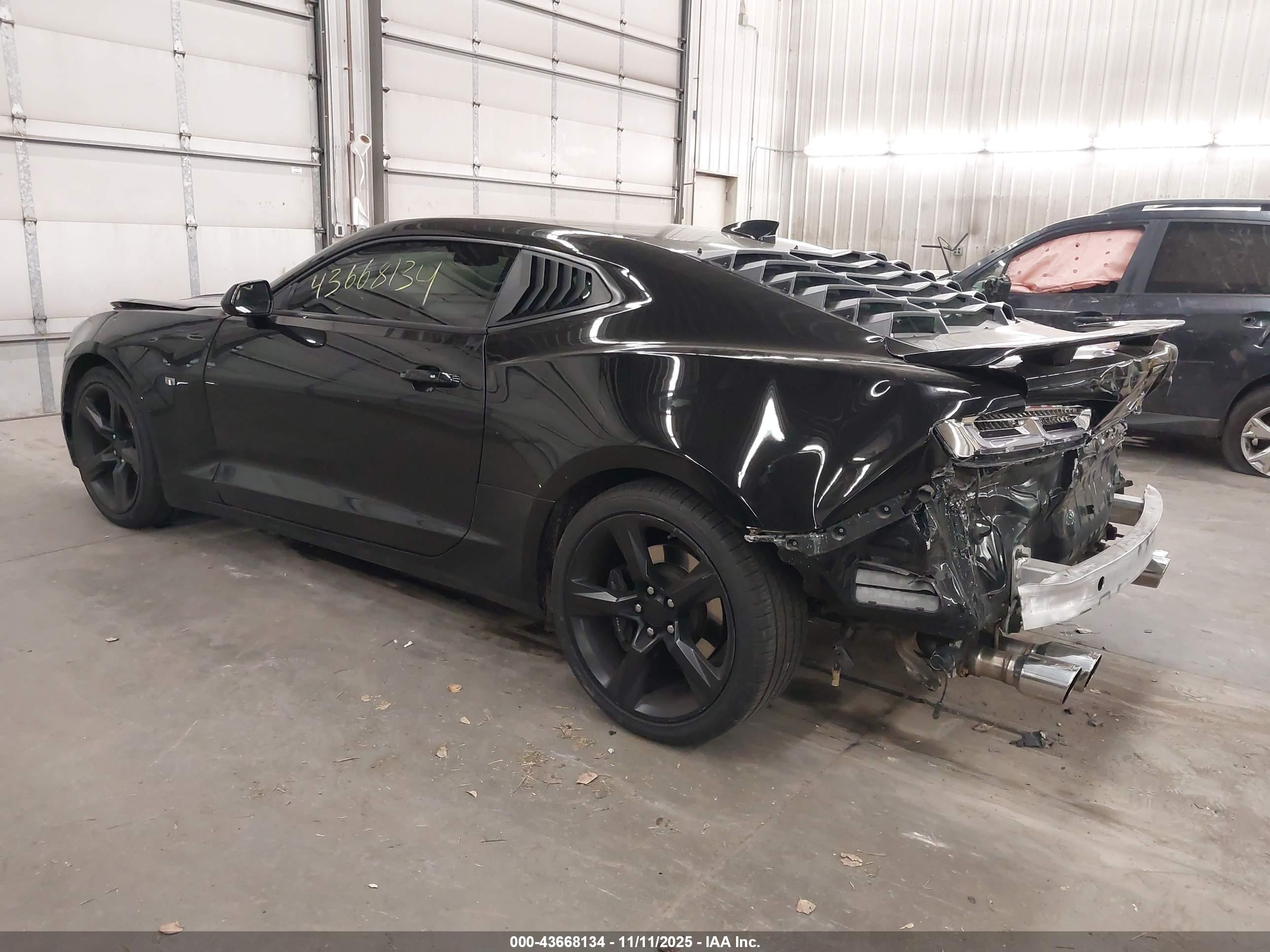CHEVROLET CAMARO image 3