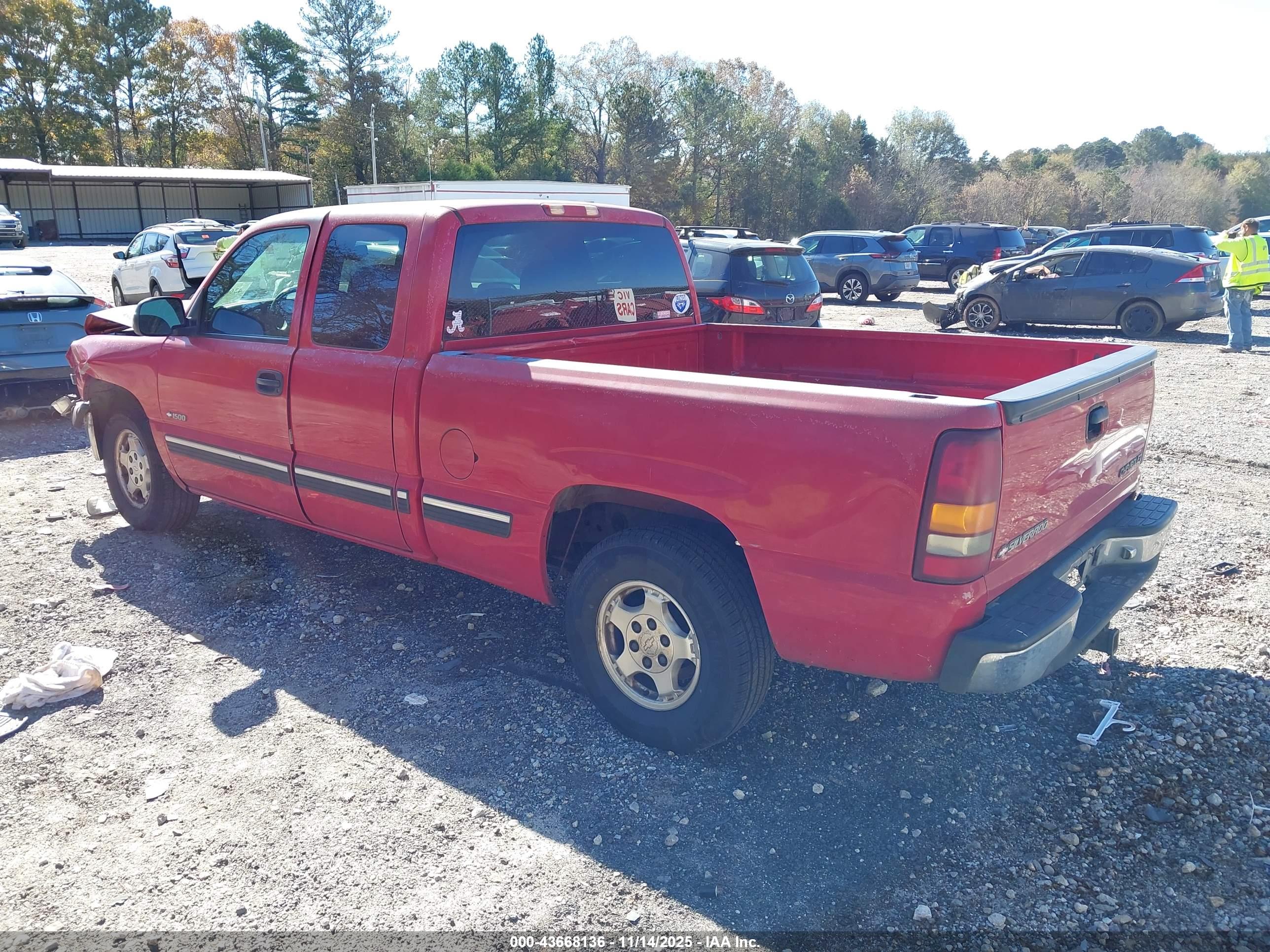 CHEVROLET SILVERADO image 3