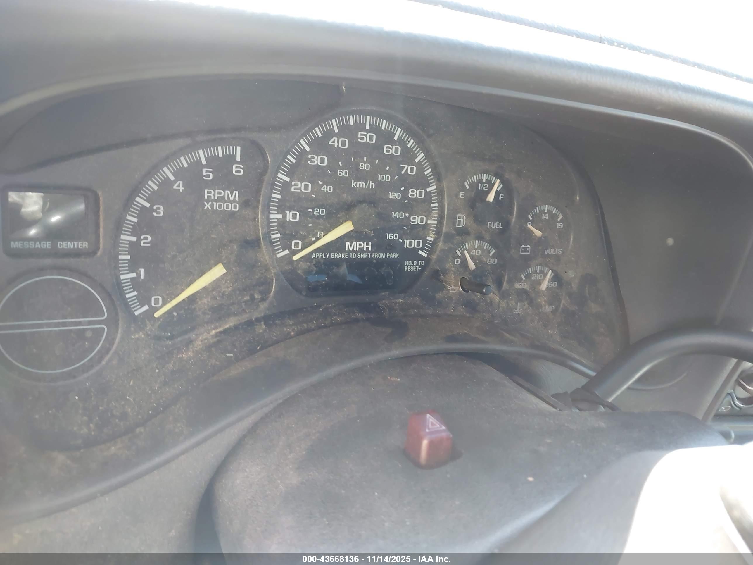 CHEVROLET SILVERADO image 7
