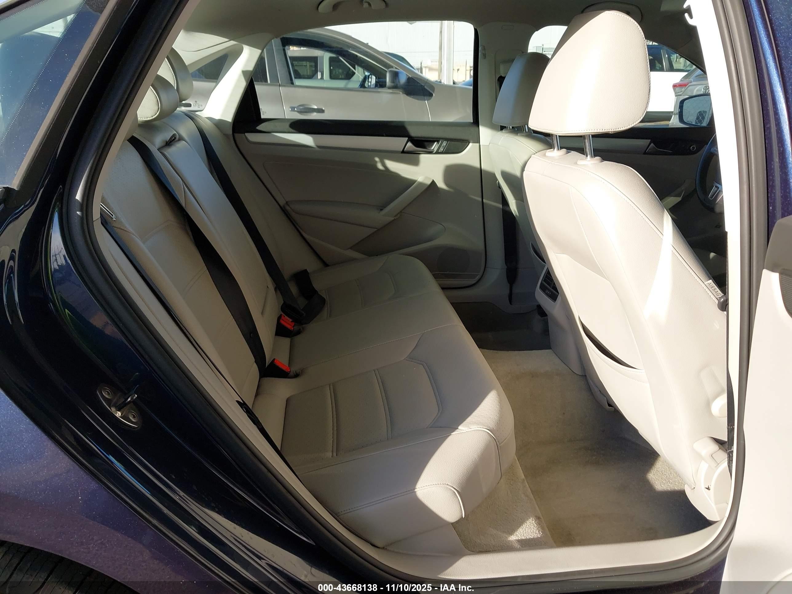 VOLKSWAGEN PASSAT image 8