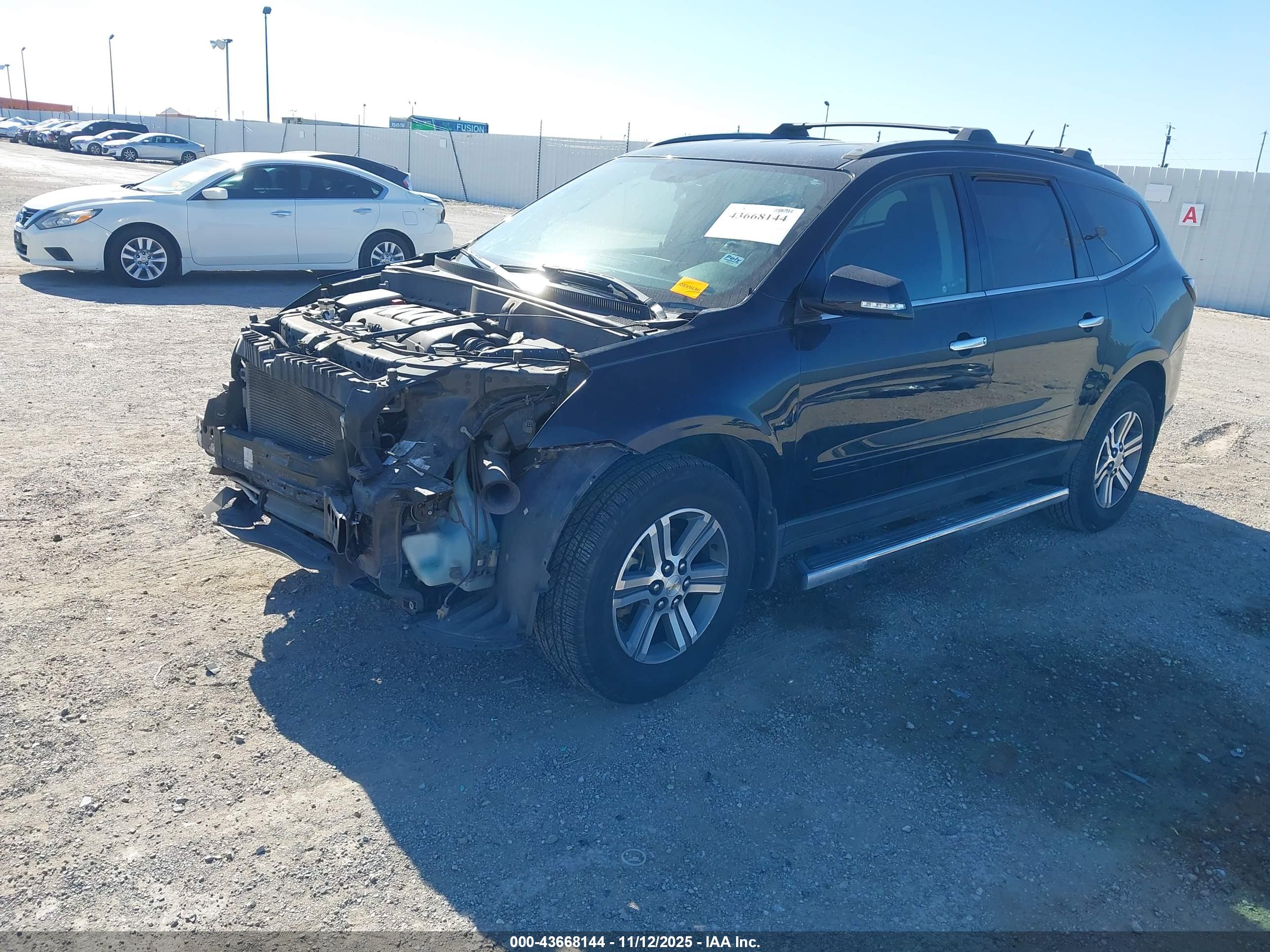 CHEVROLET TRAVERSE image 2