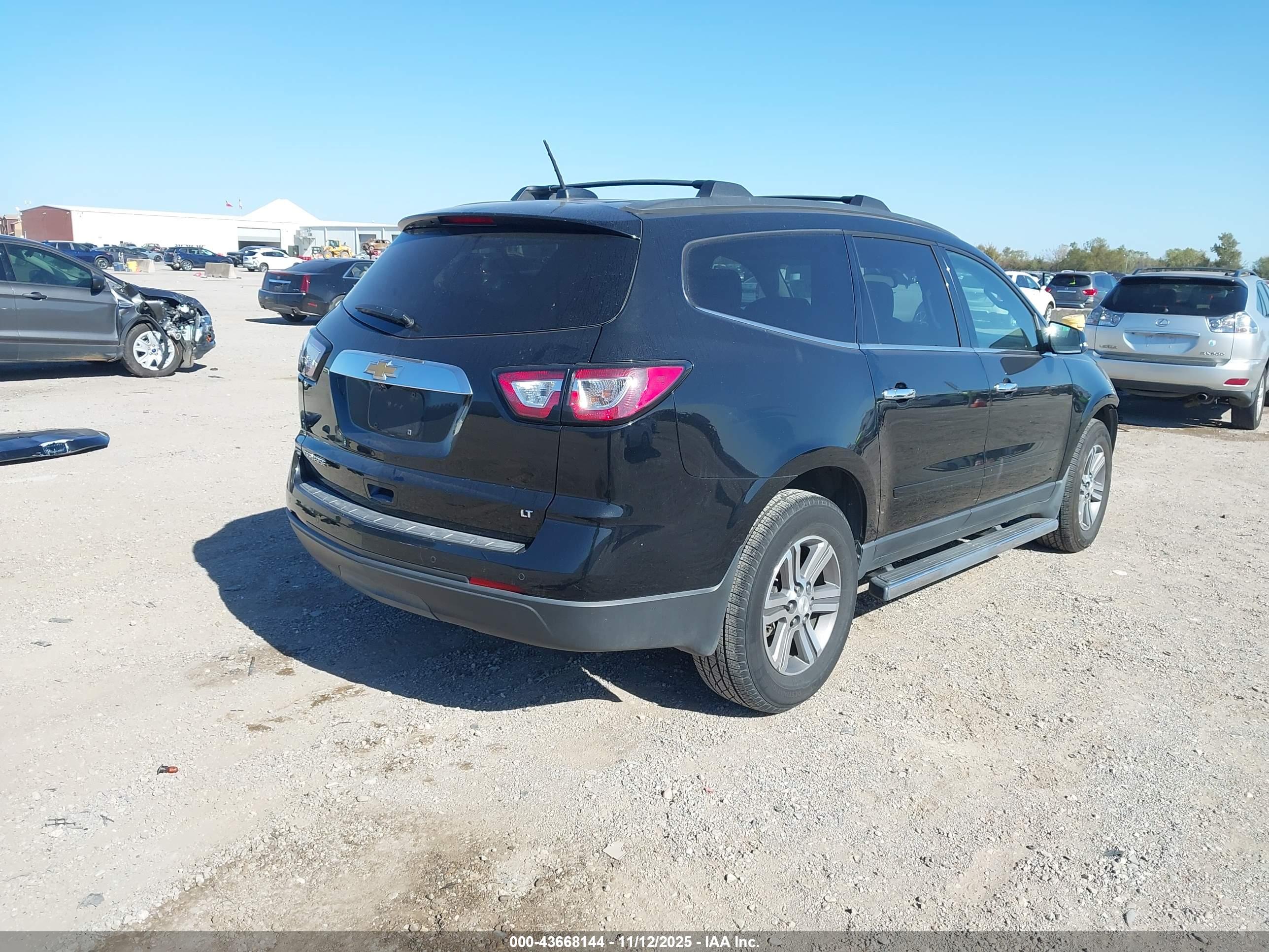 CHEVROLET TRAVERSE image 4