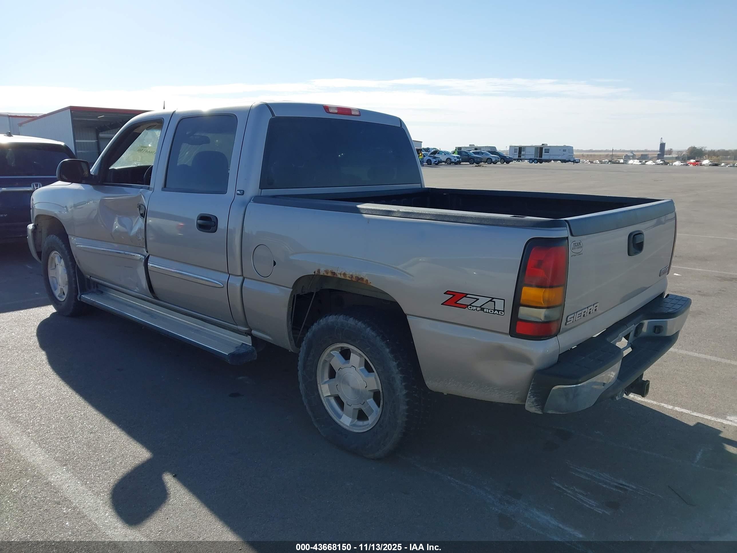GMC SIERRA image 3