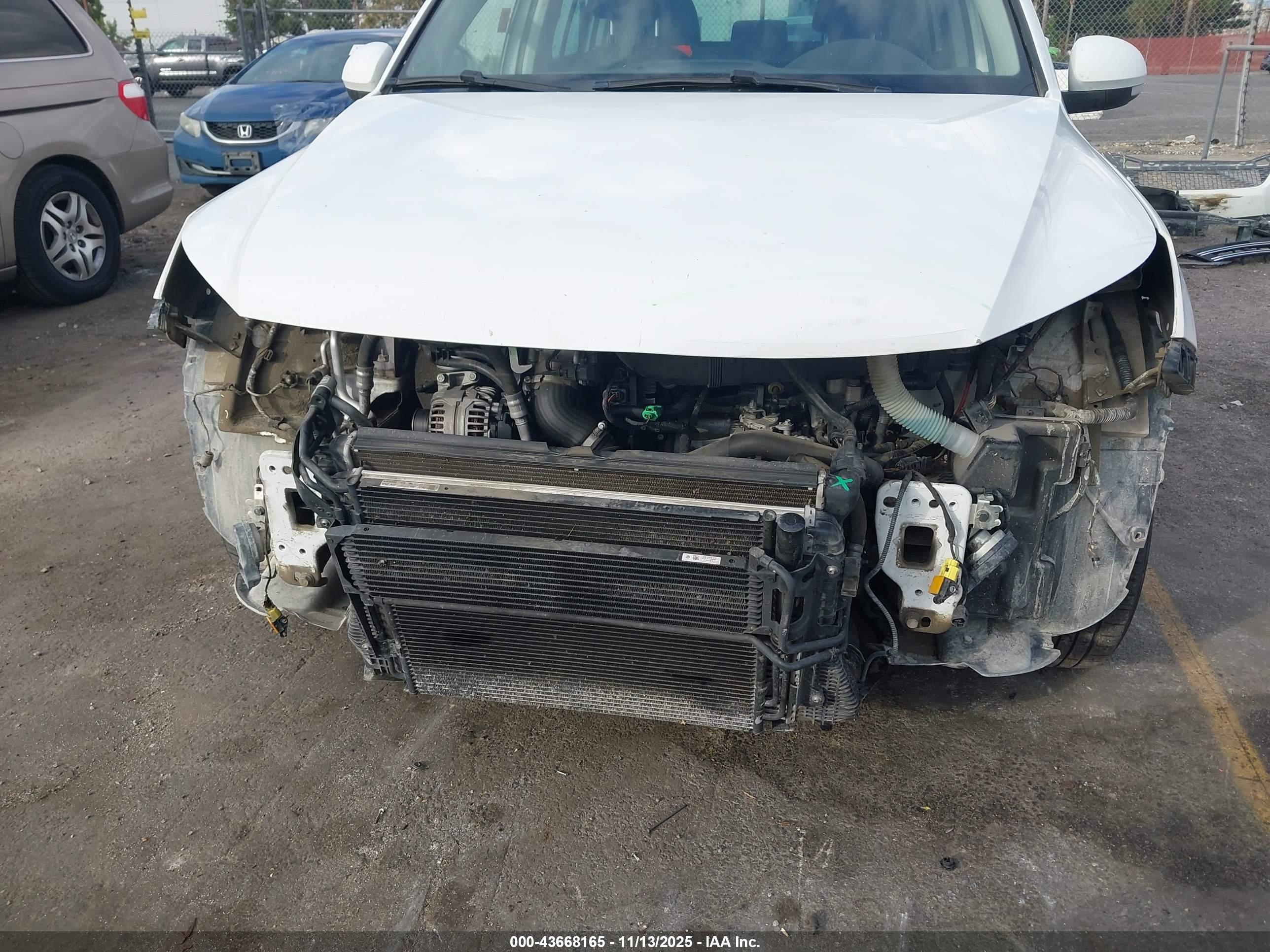 VOLKSWAGEN TIGUAN image 6