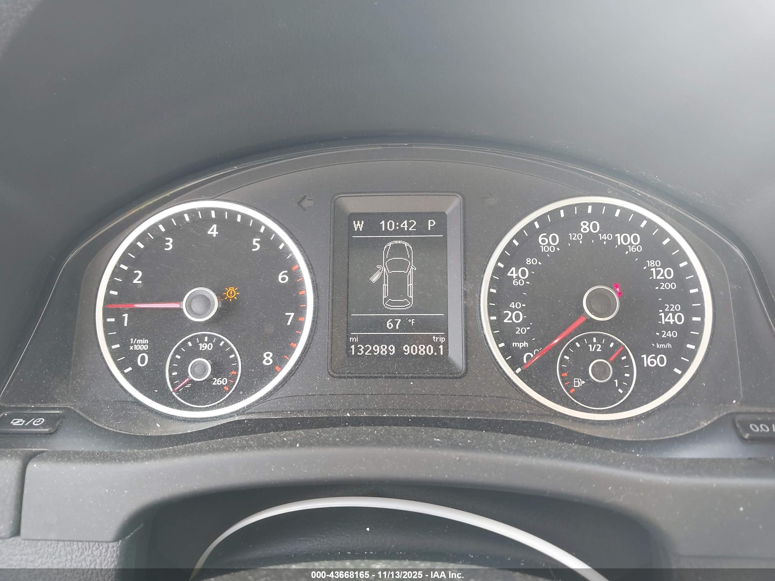 VOLKSWAGEN TIGUAN image 7