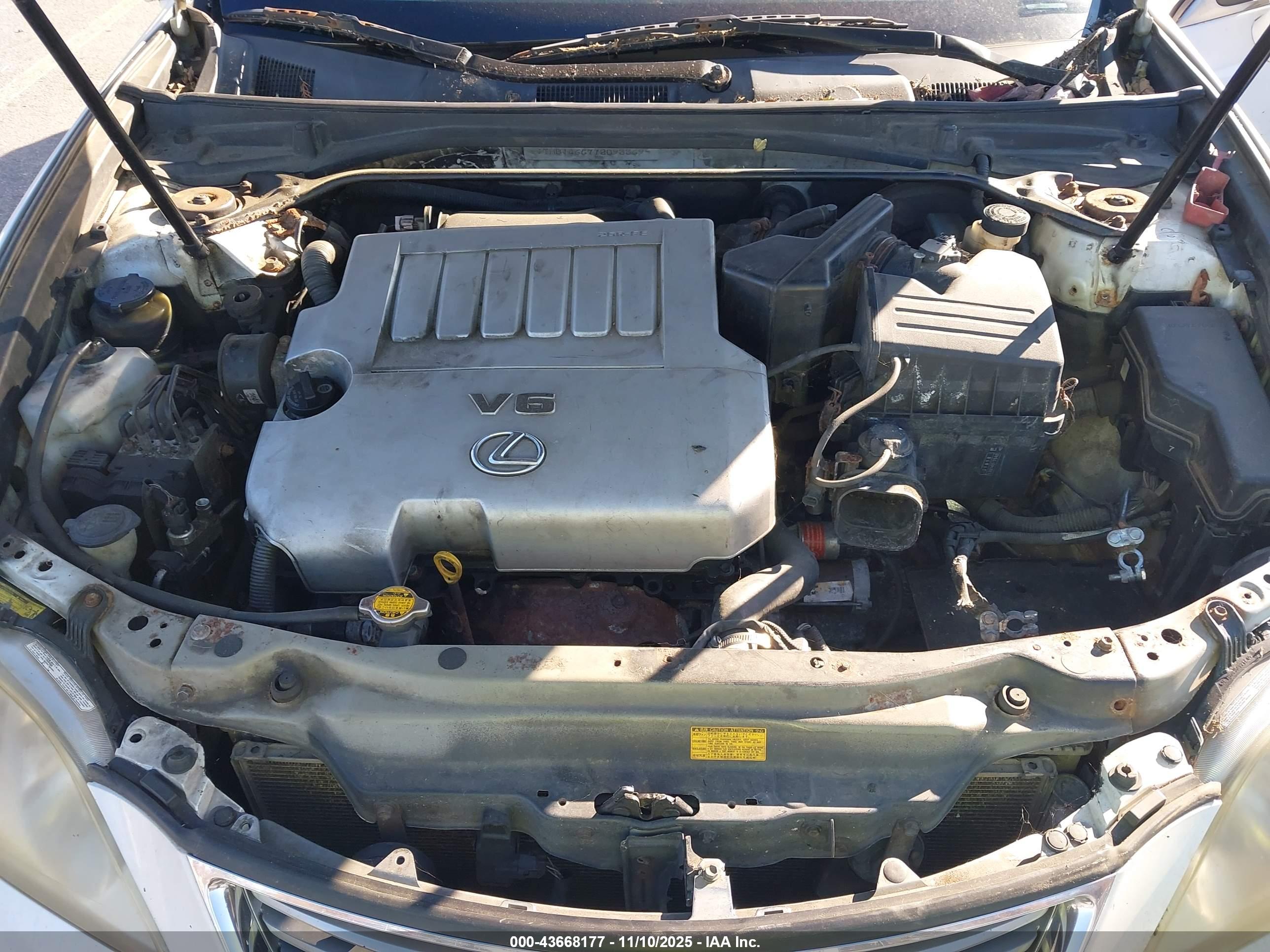 LEXUS ES image 10