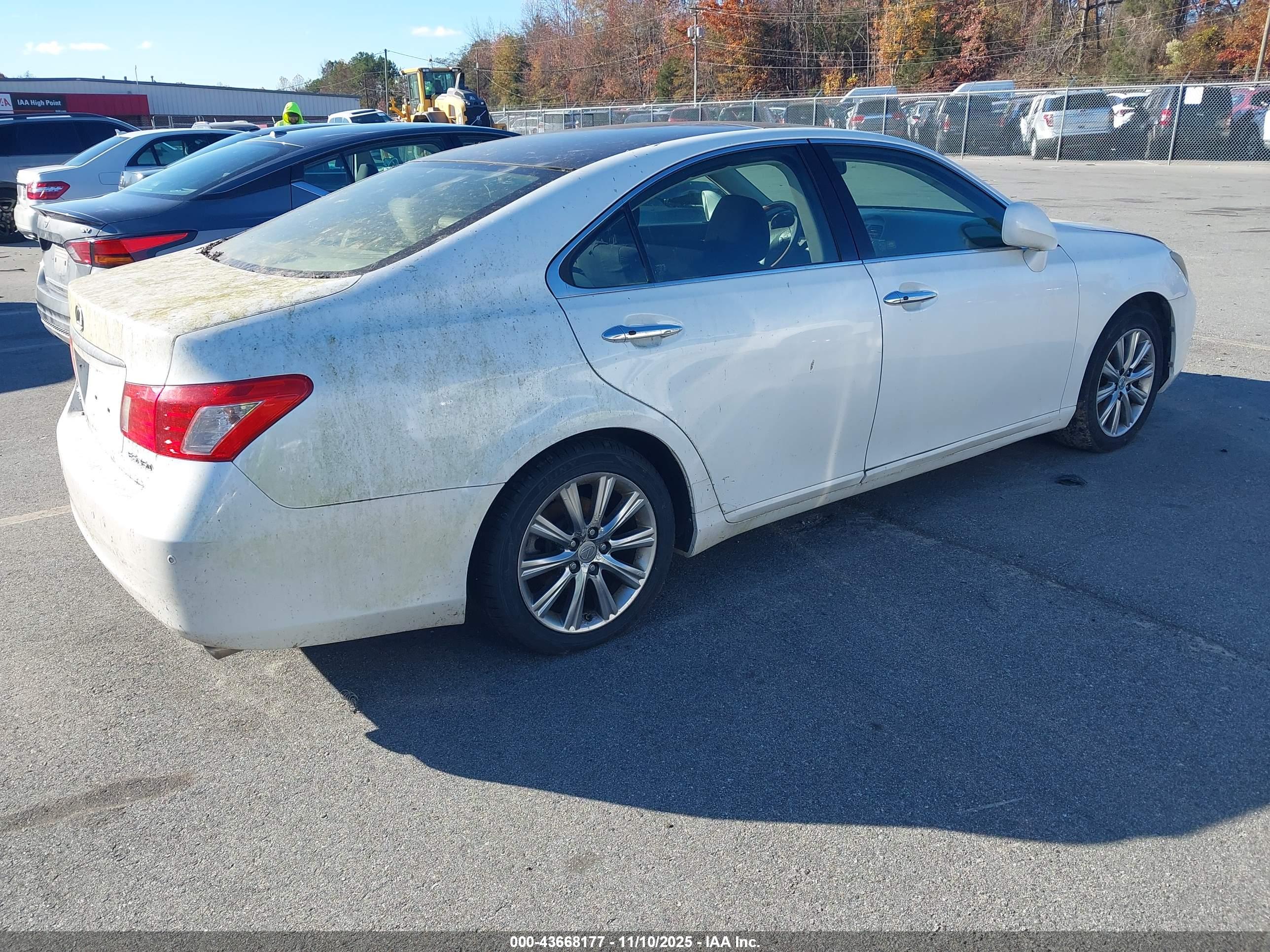 LEXUS ES image 4