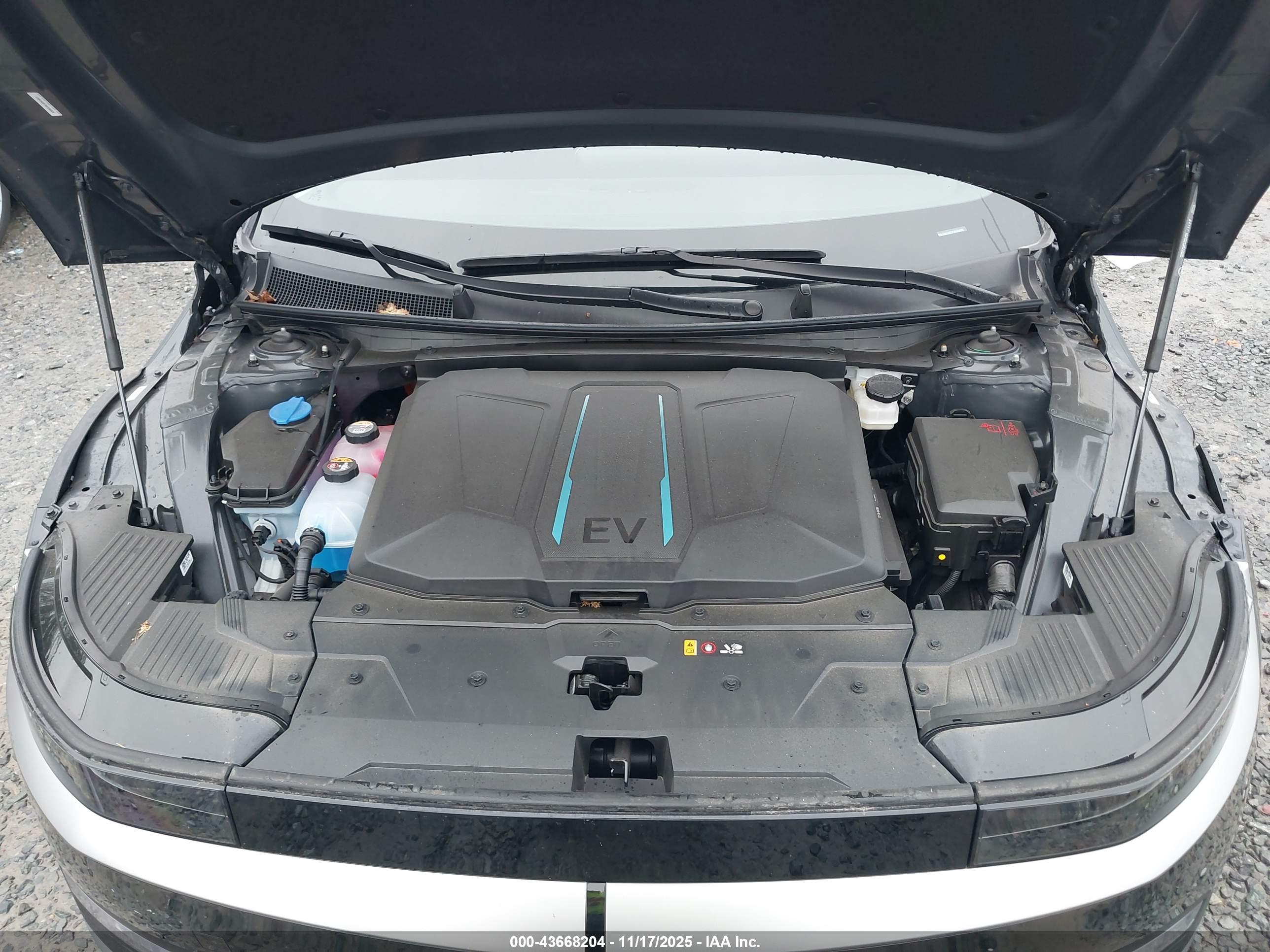 HYUNDAI IONIQ image 10