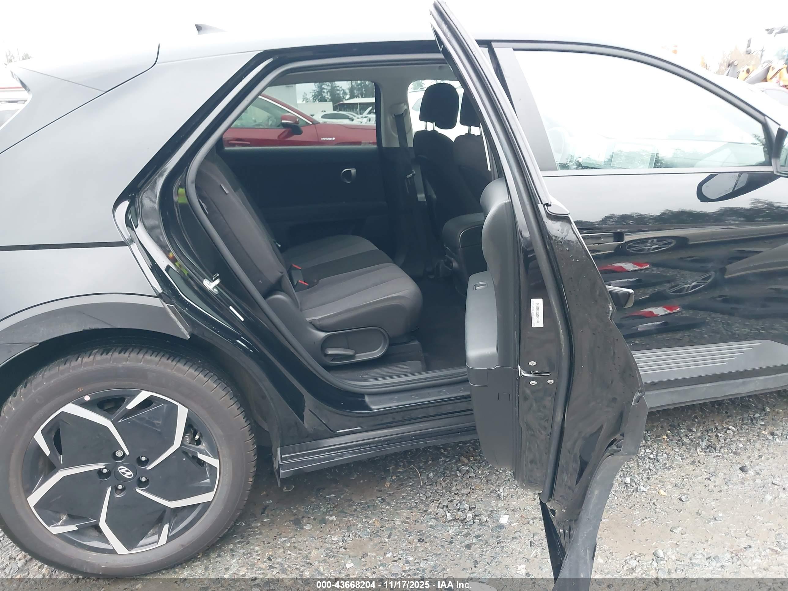 HYUNDAI IONIQ image 8
