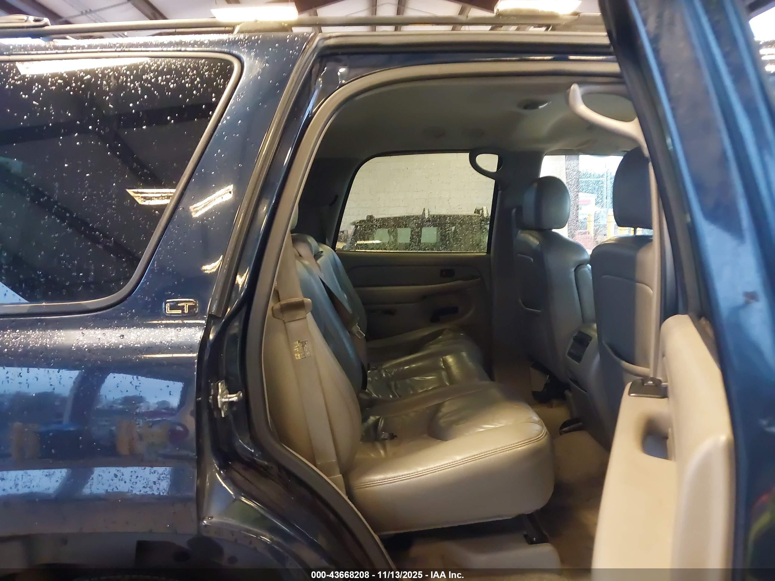CHEVROLET TAHOE image 8