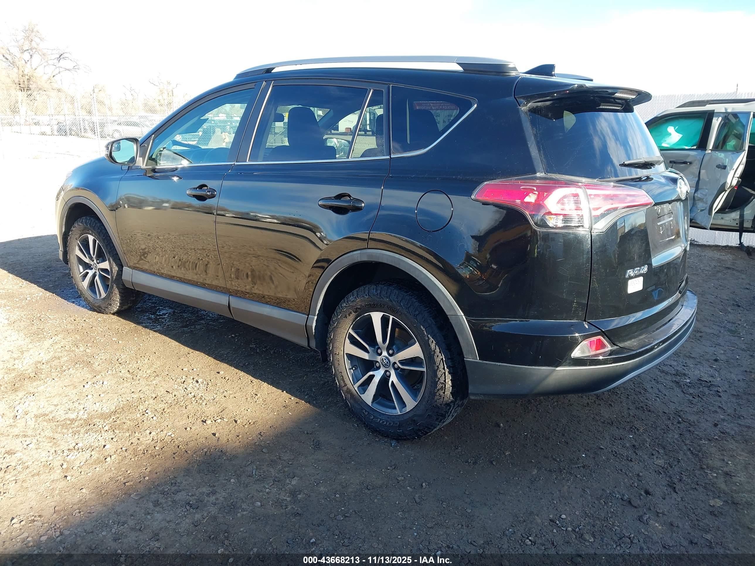 TOYOTA RAV4 image 3