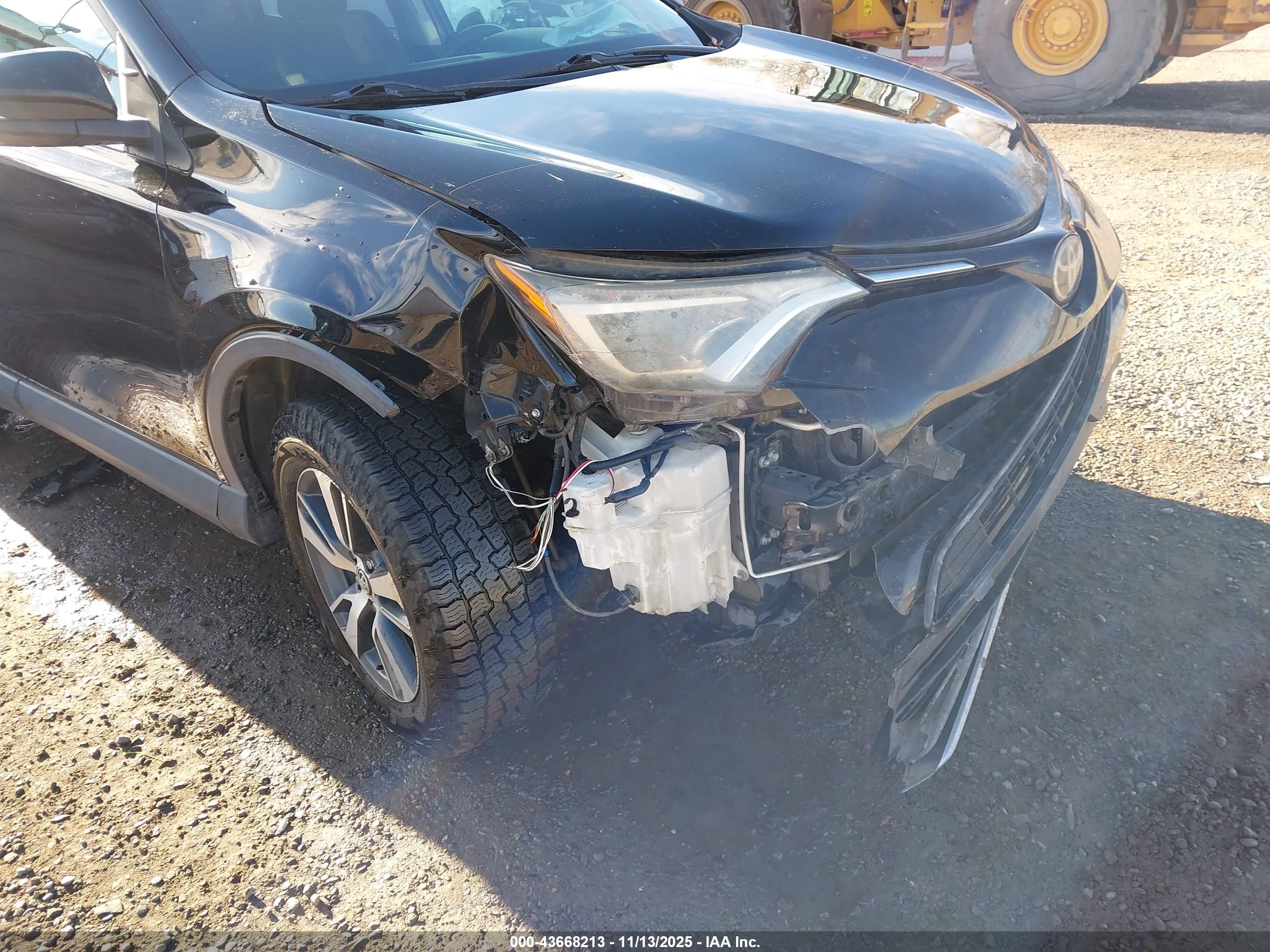 TOYOTA RAV4 image 6