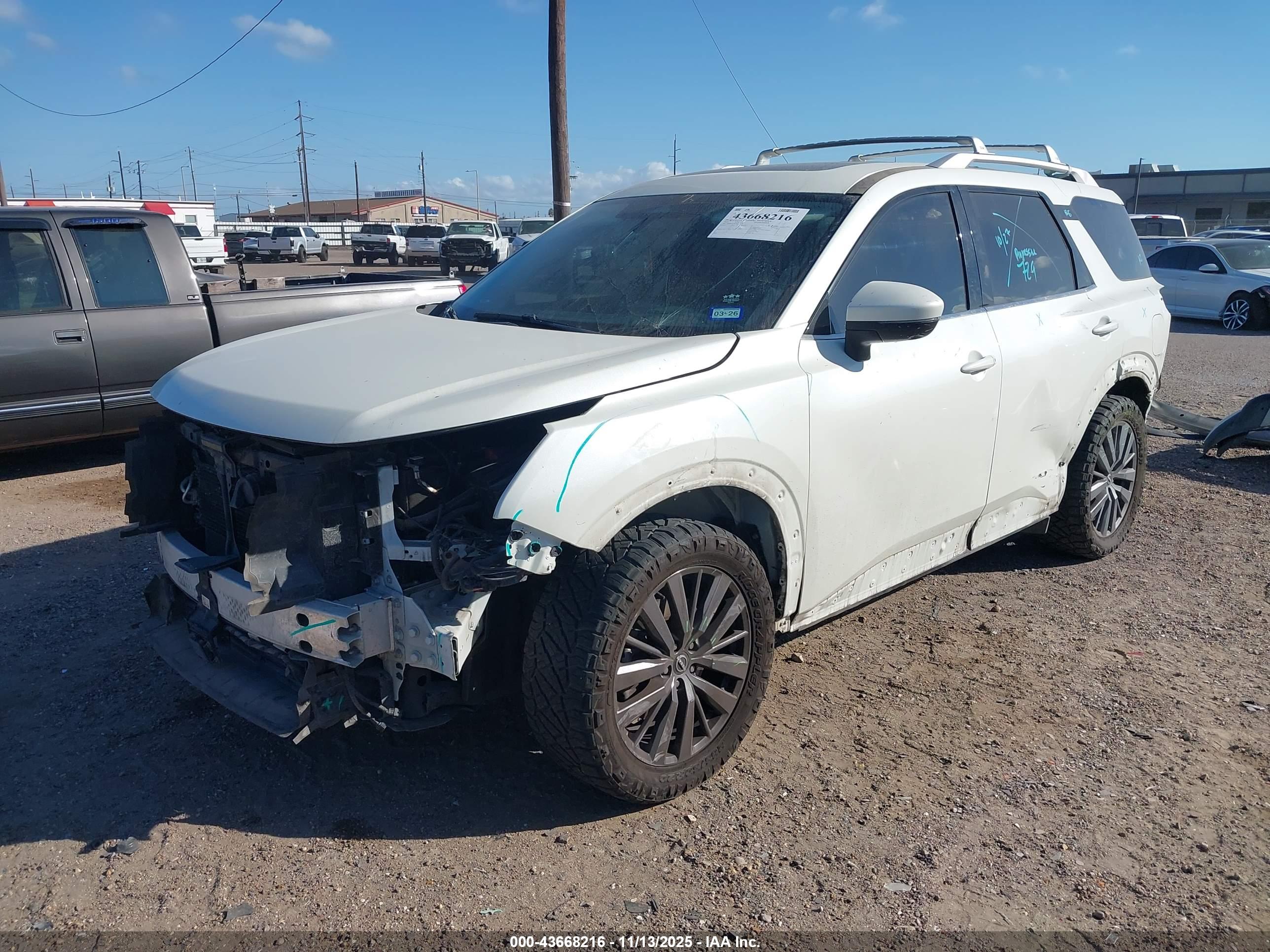 NISSAN PATHFINDER image 2