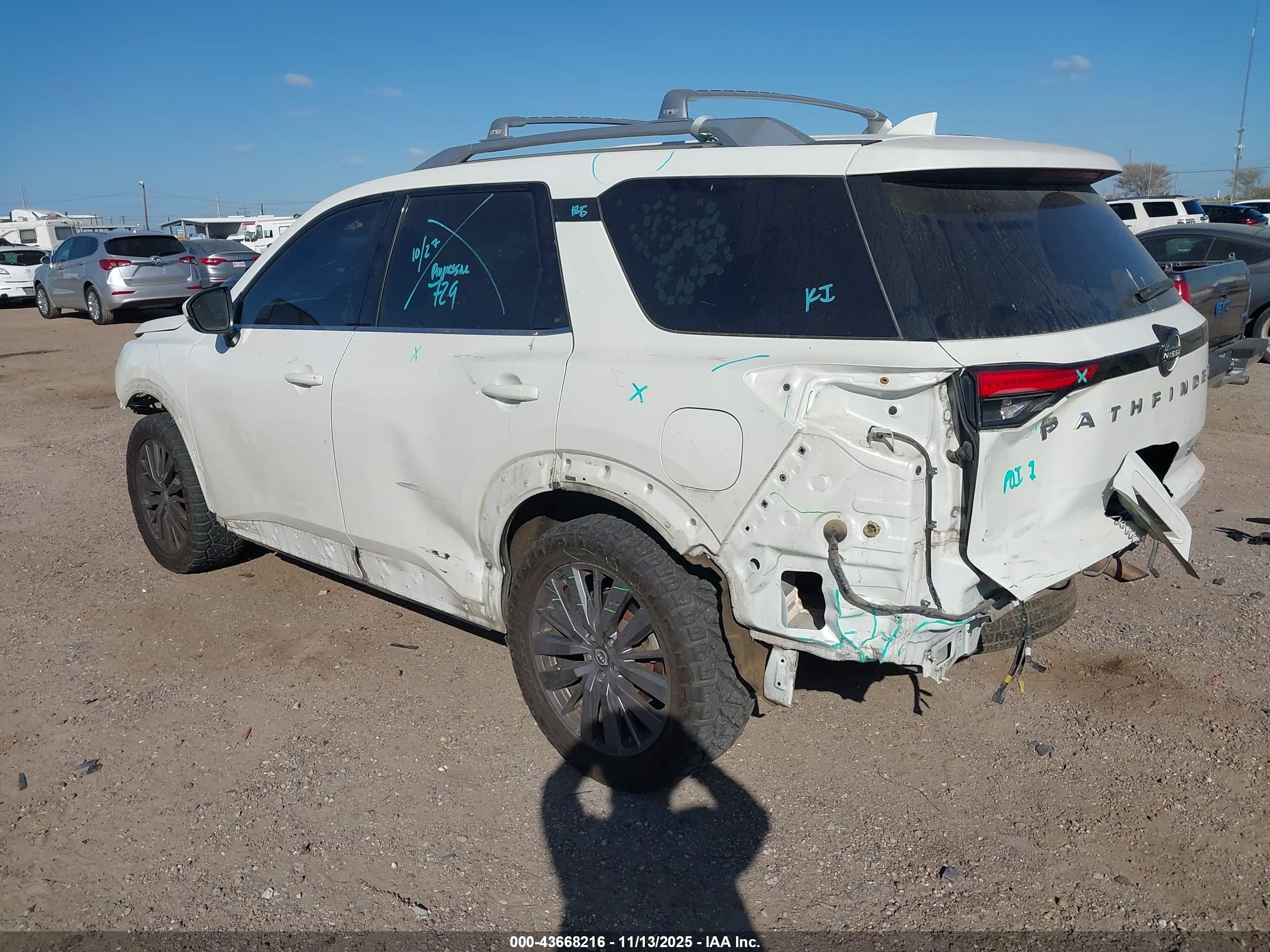 NISSAN PATHFINDER image 3