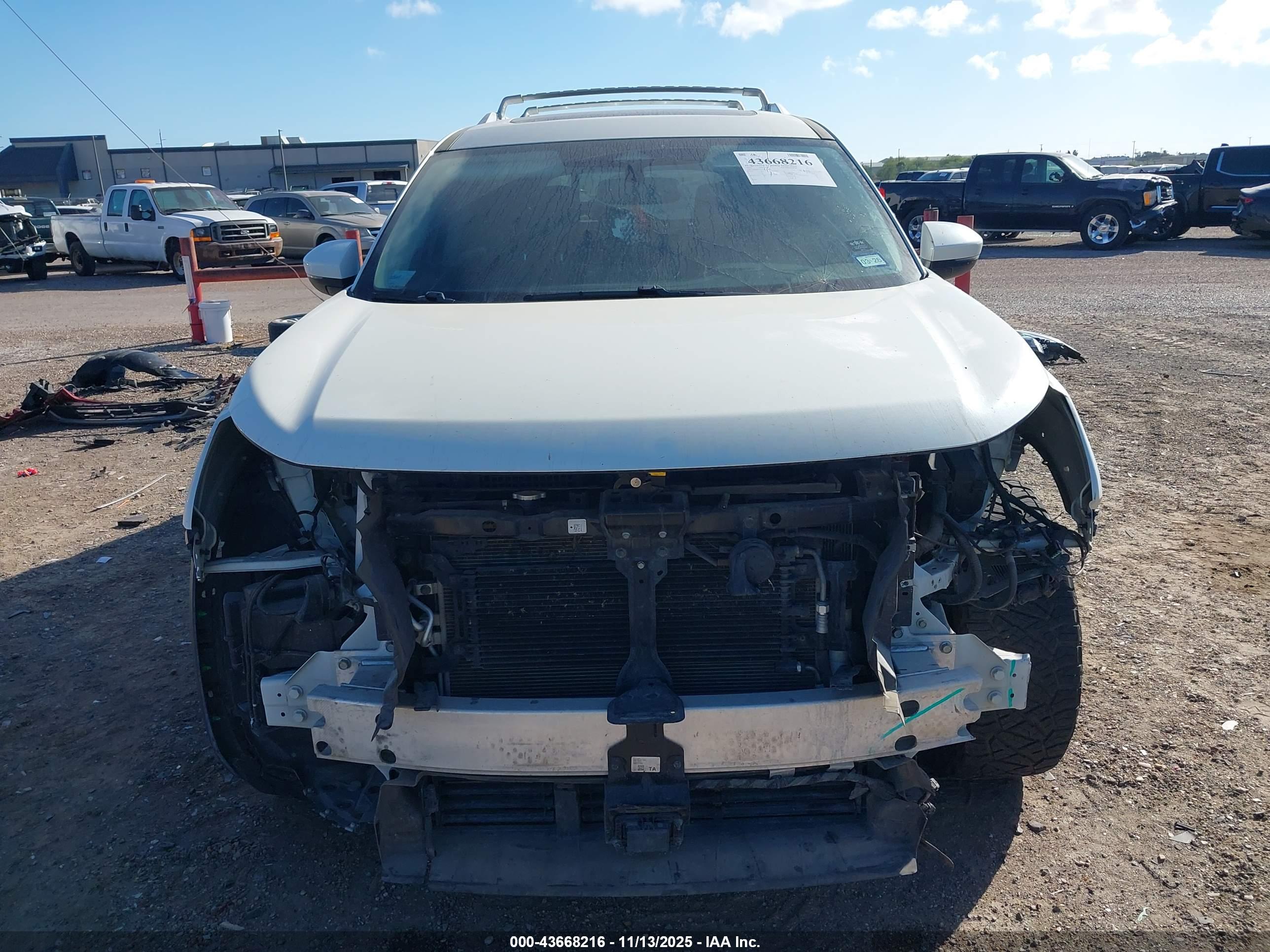 NISSAN PATHFINDER image 6