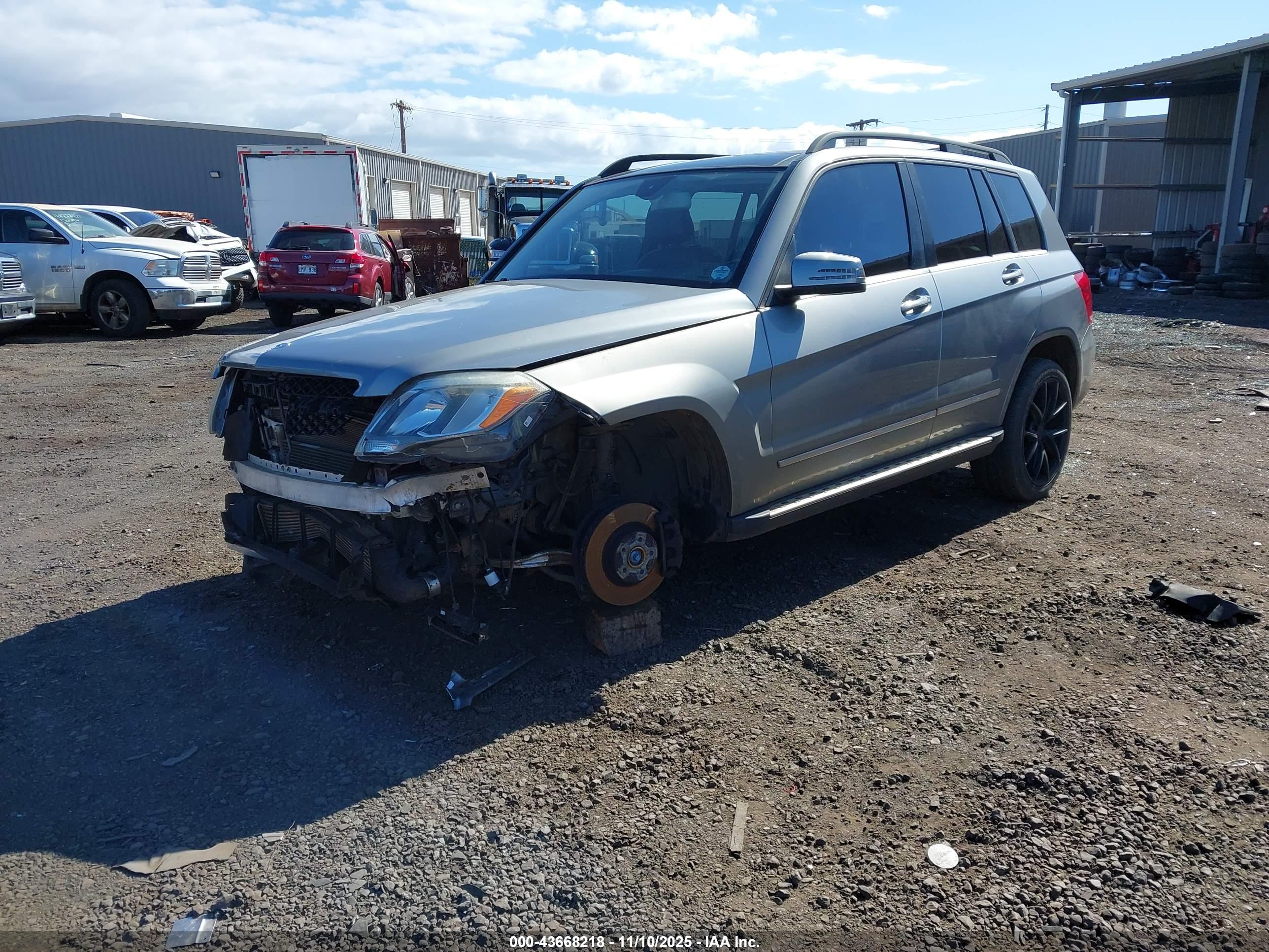 MERCEDES-BENZ GLK image 2