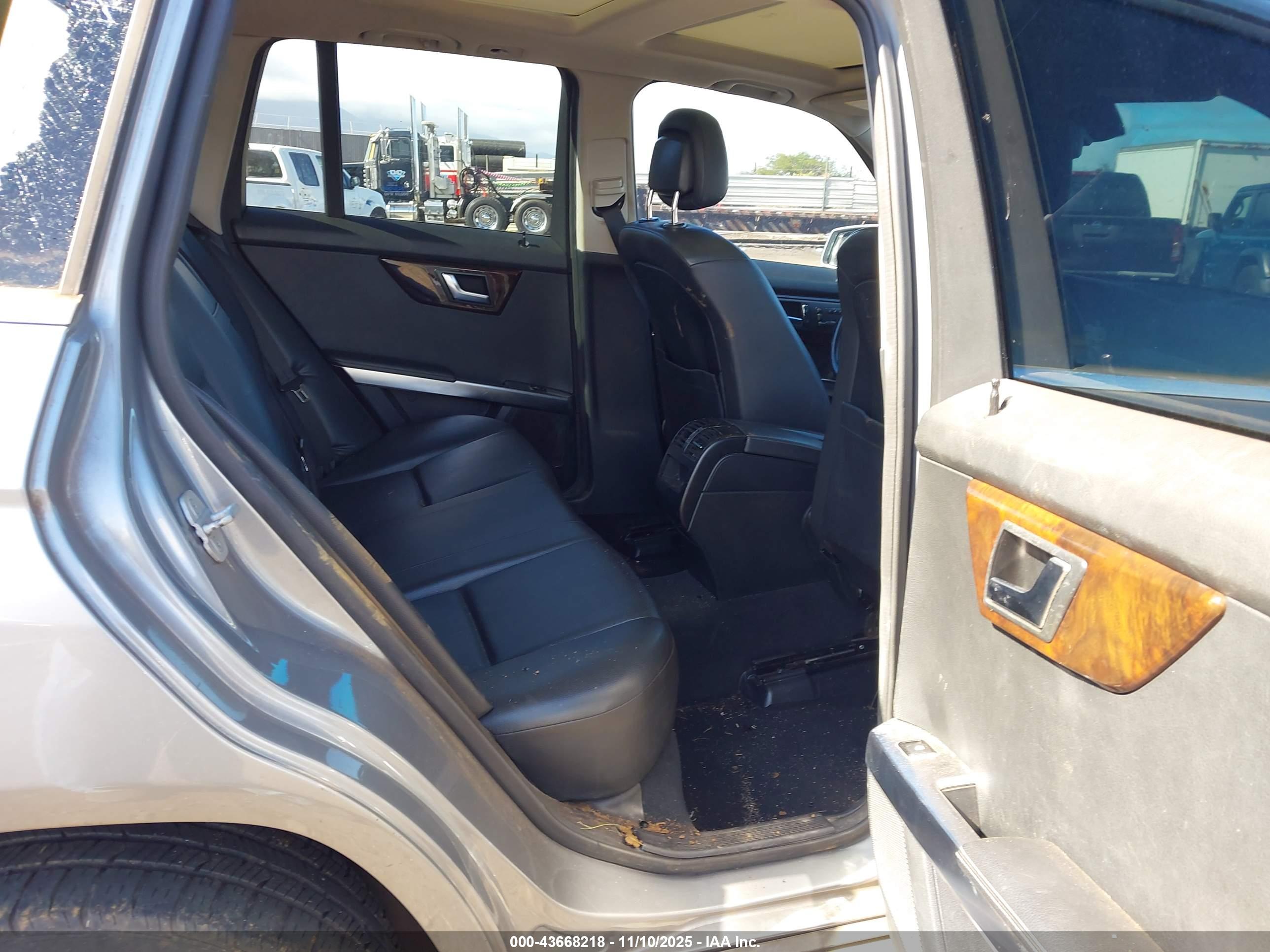 MERCEDES-BENZ GLK image 8