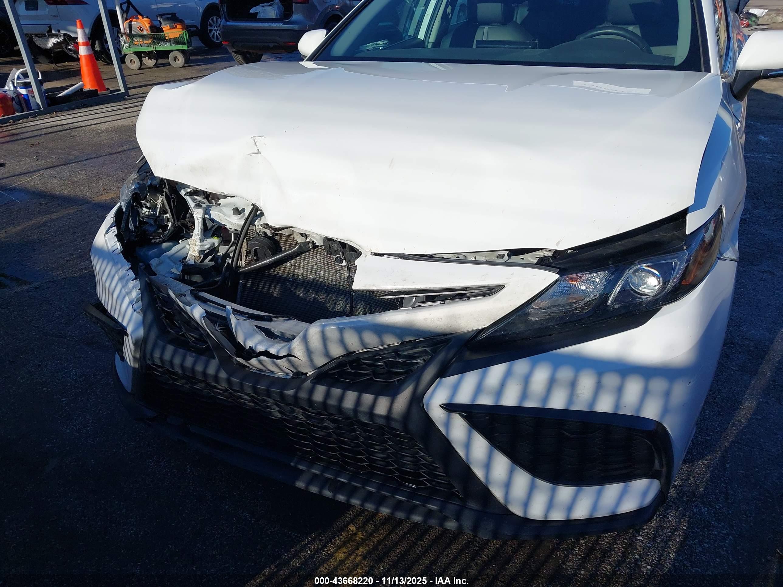TOYOTA CAMRY image 6