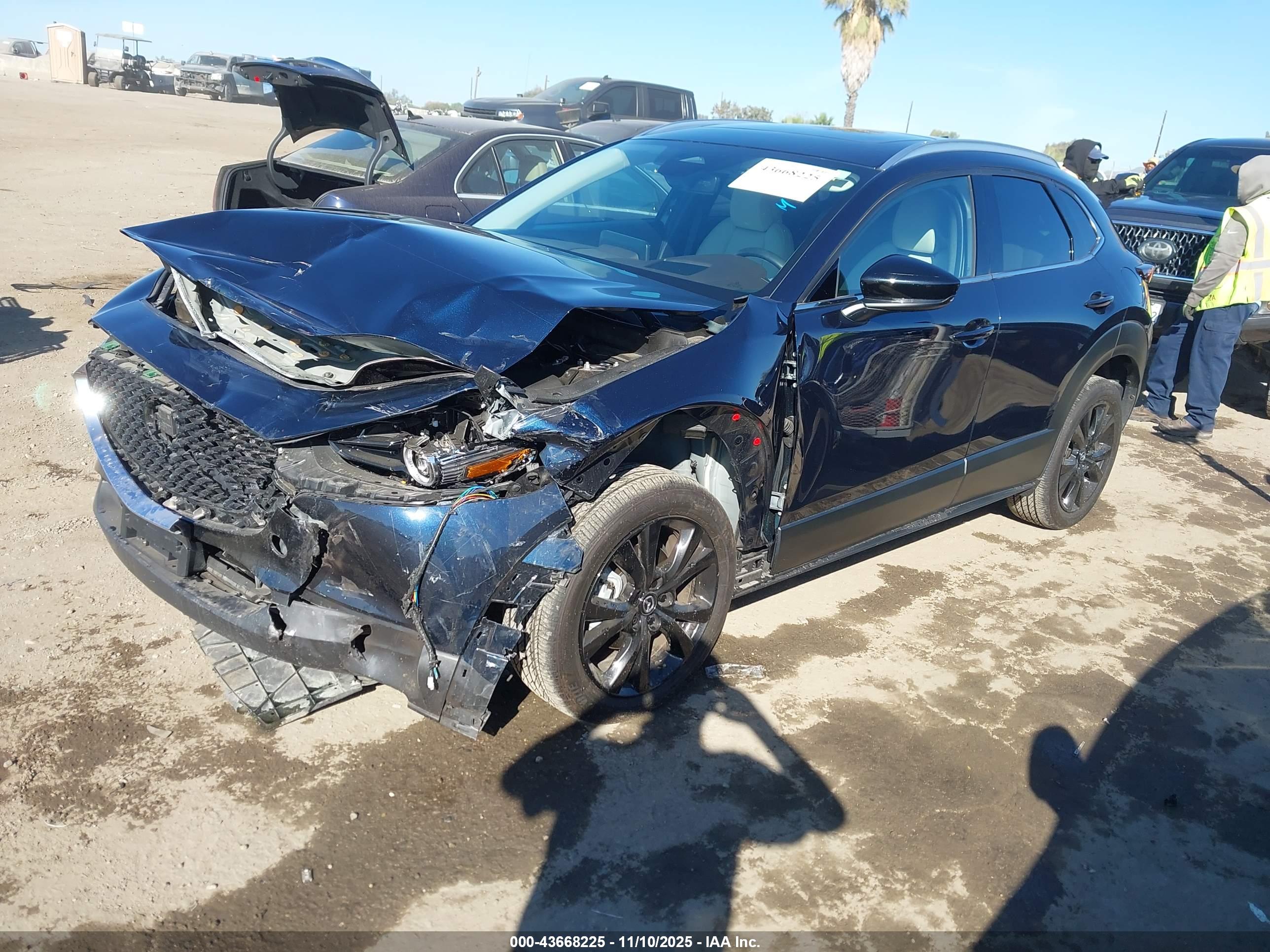 MAZDA CX-30 image 2