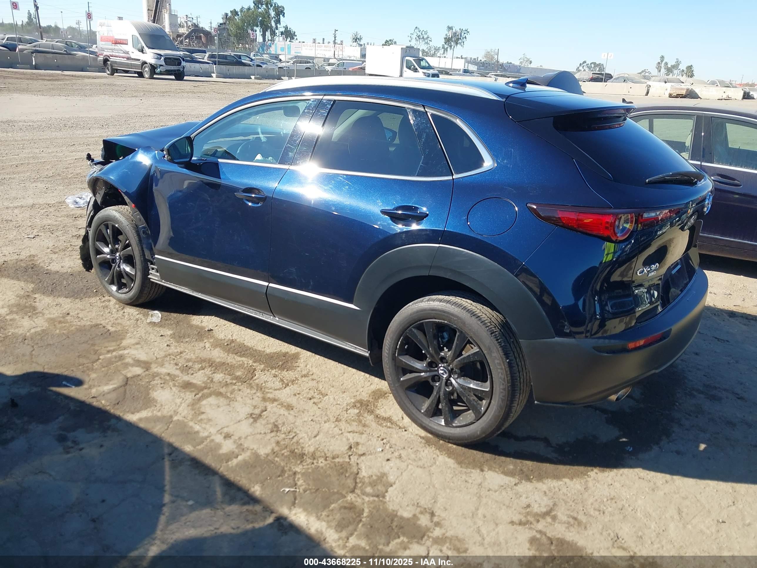 MAZDA CX-30 image 3