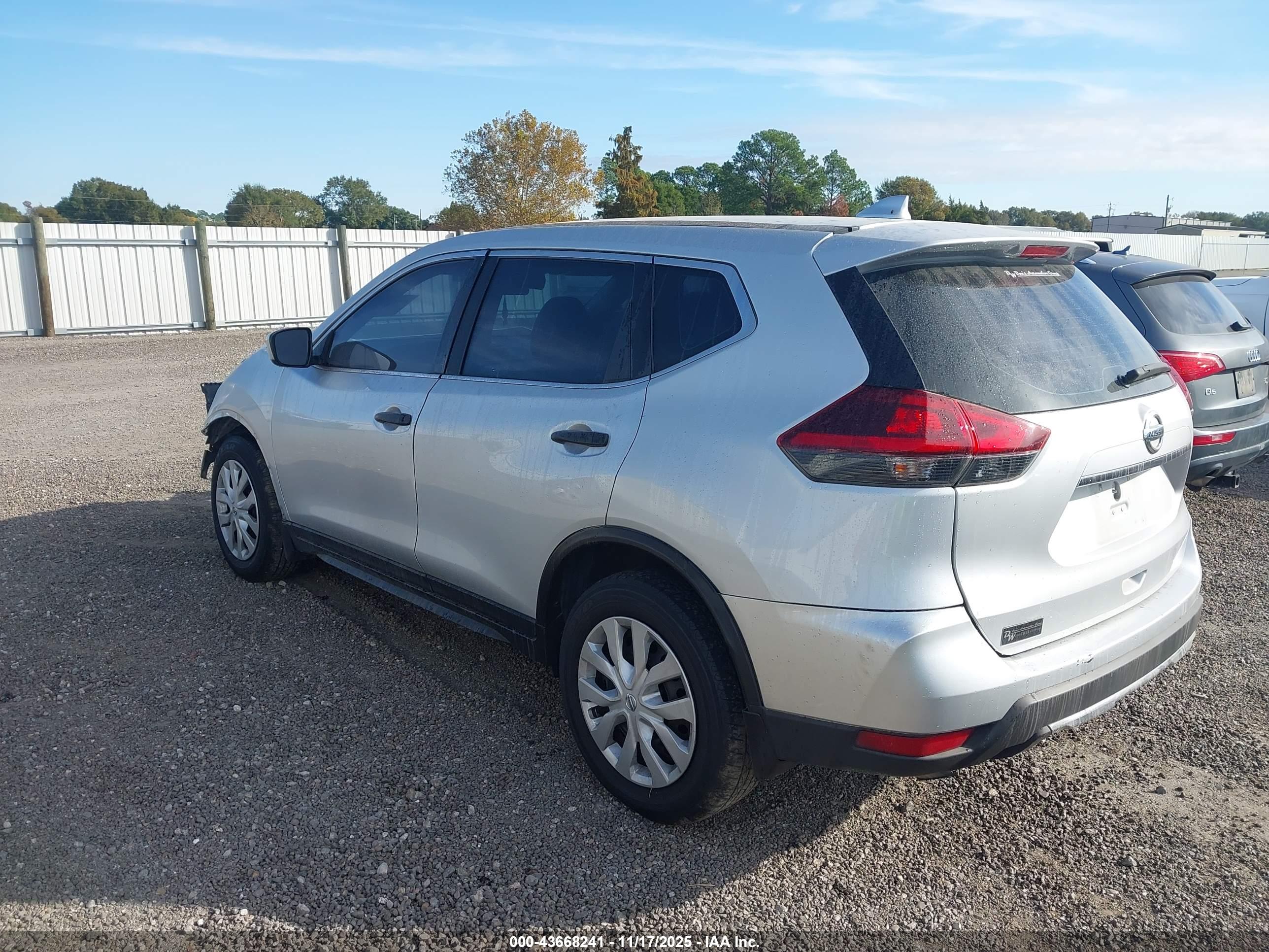 NISSAN ROGUE image 3