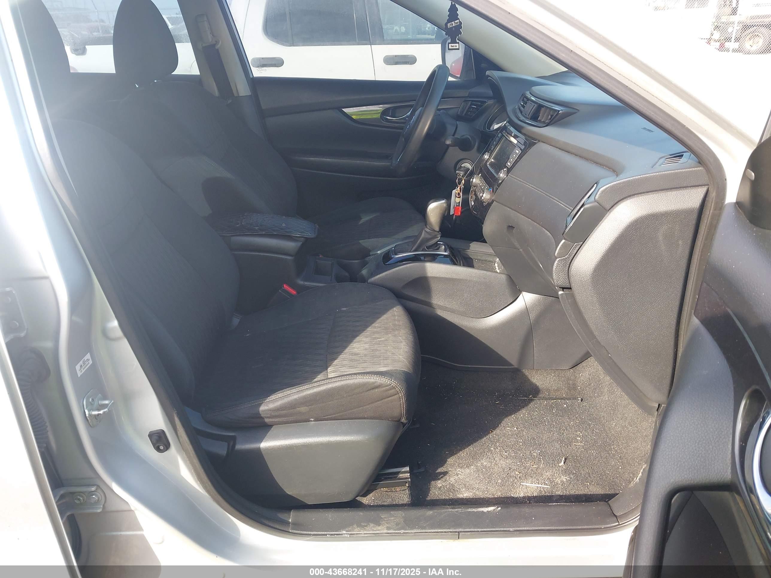 NISSAN ROGUE image 5