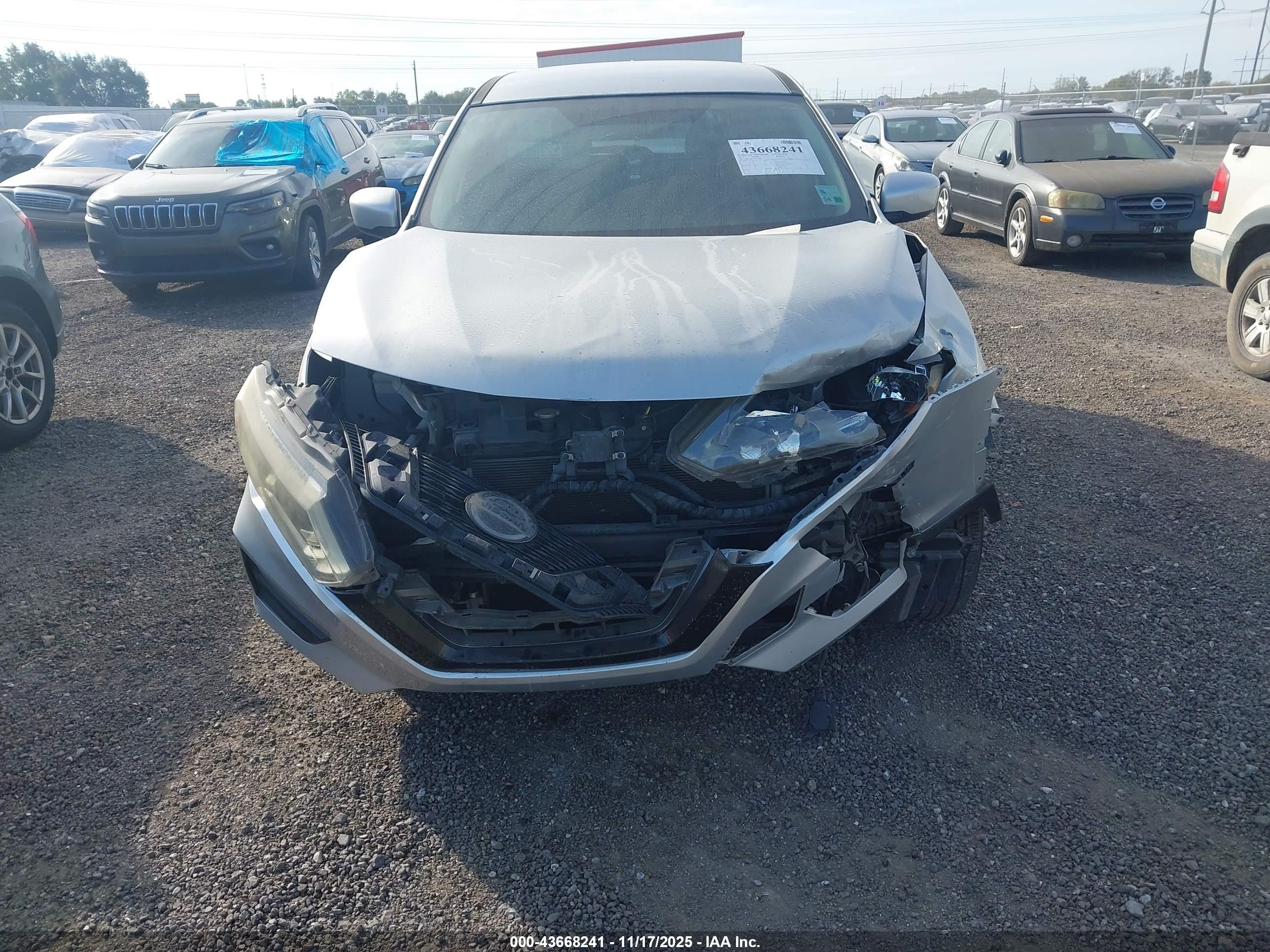 NISSAN ROGUE image 6
