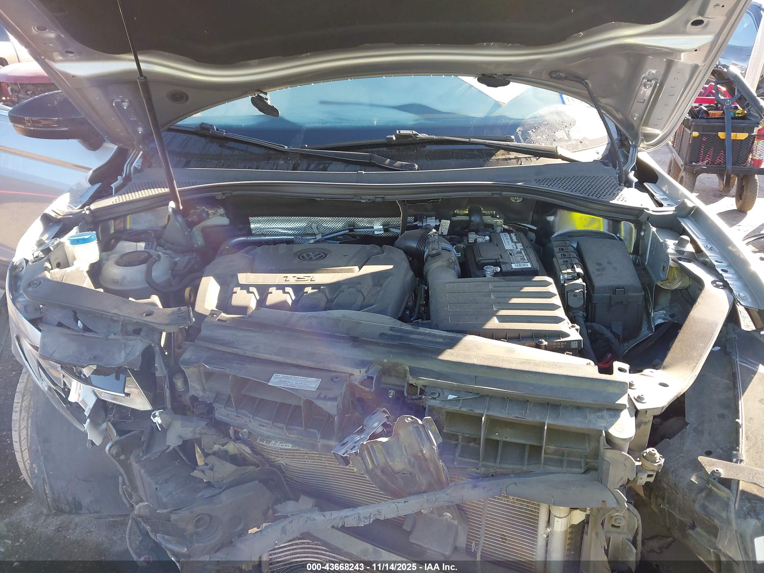 VOLKSWAGEN TIGUAN image 10