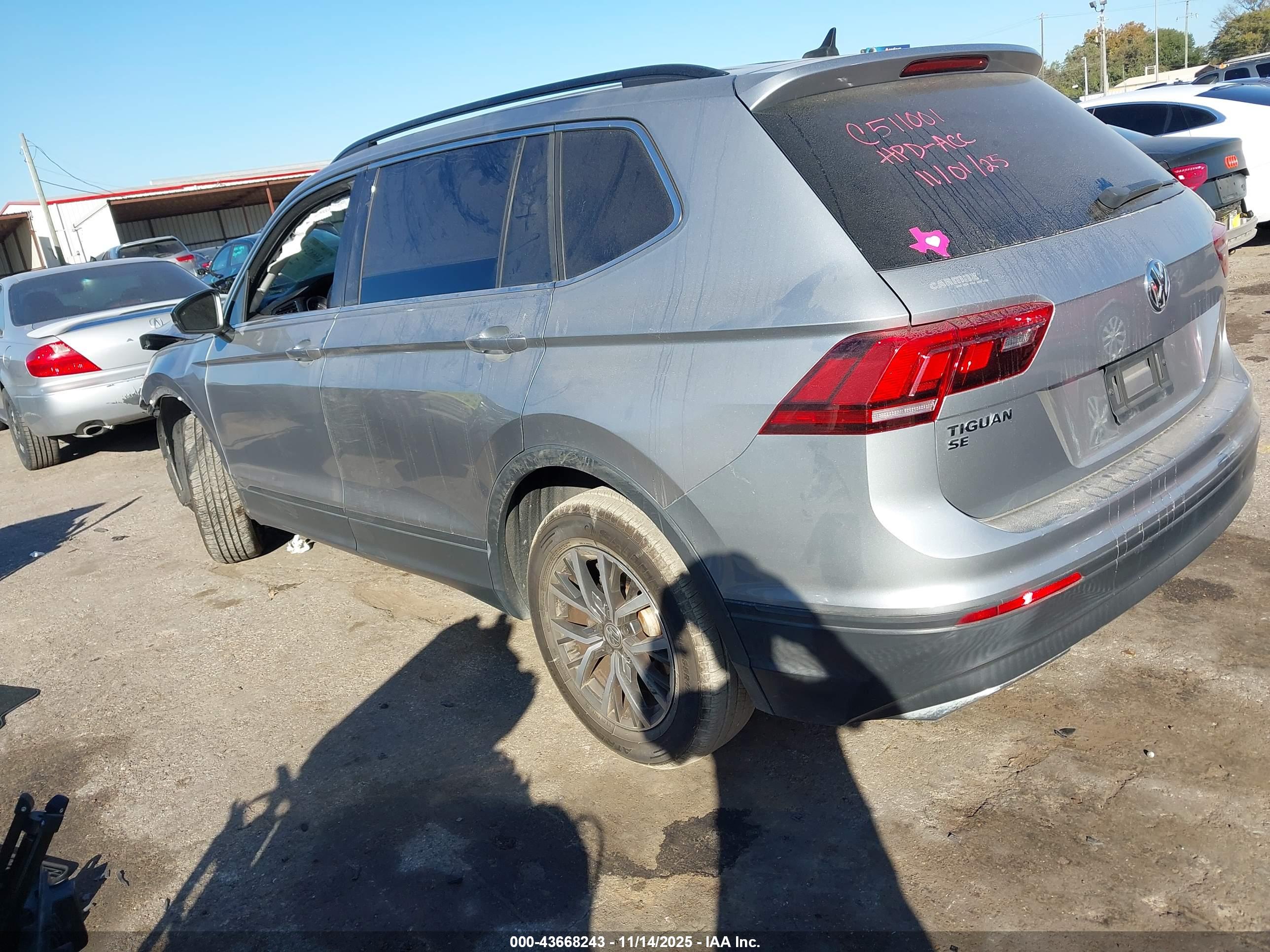 VOLKSWAGEN TIGUAN image 3