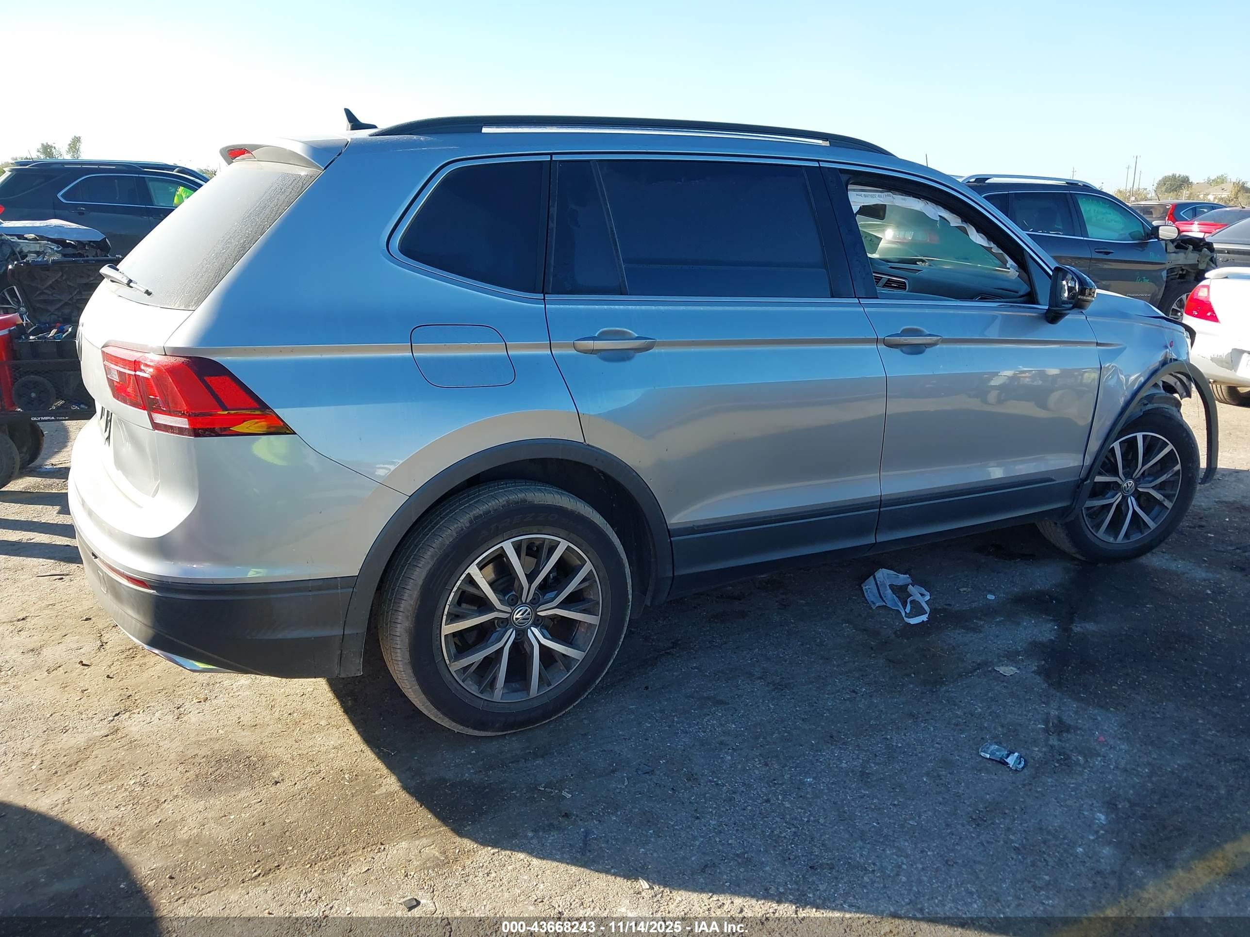 VOLKSWAGEN TIGUAN image 4