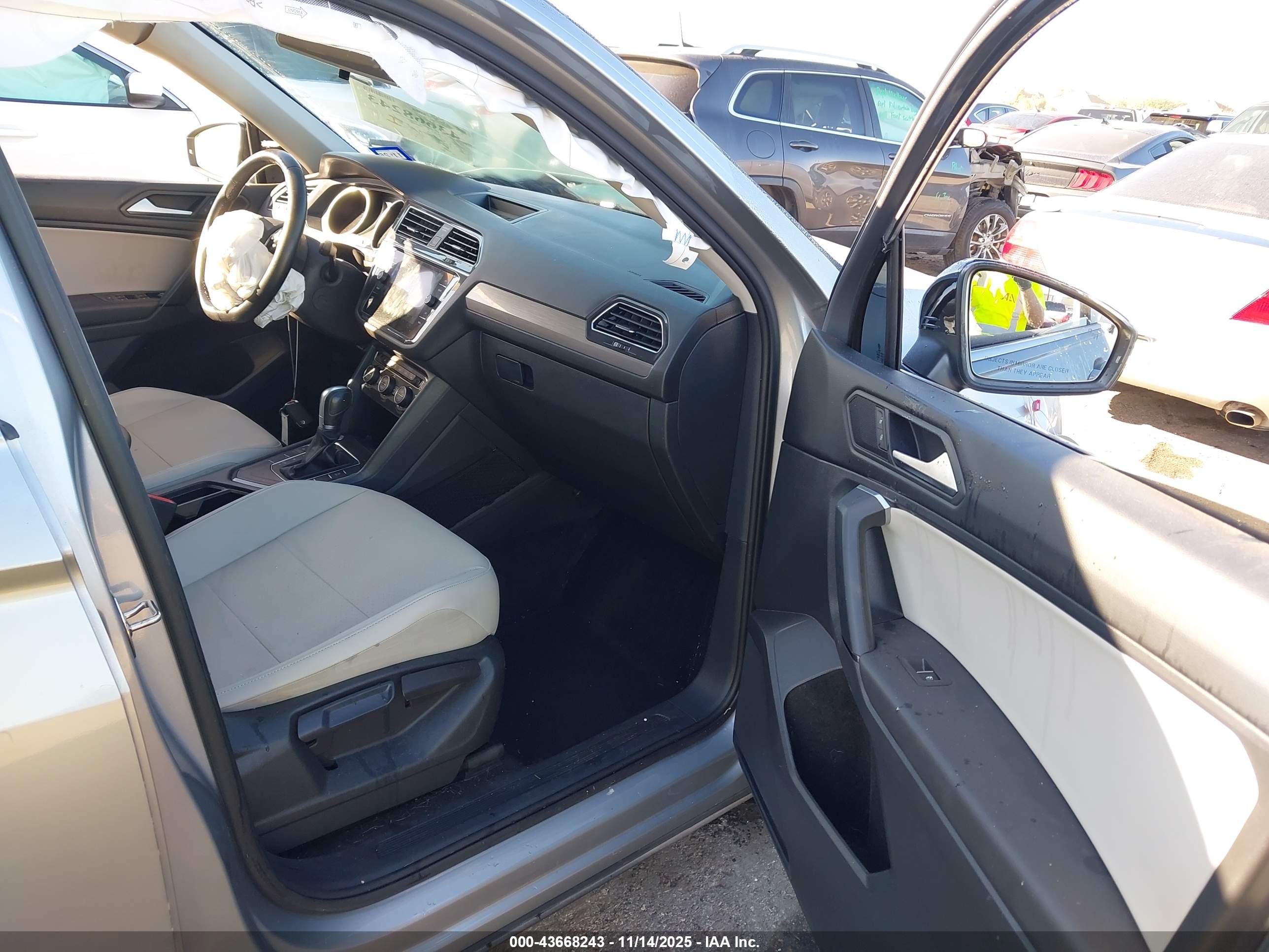 VOLKSWAGEN TIGUAN image 5