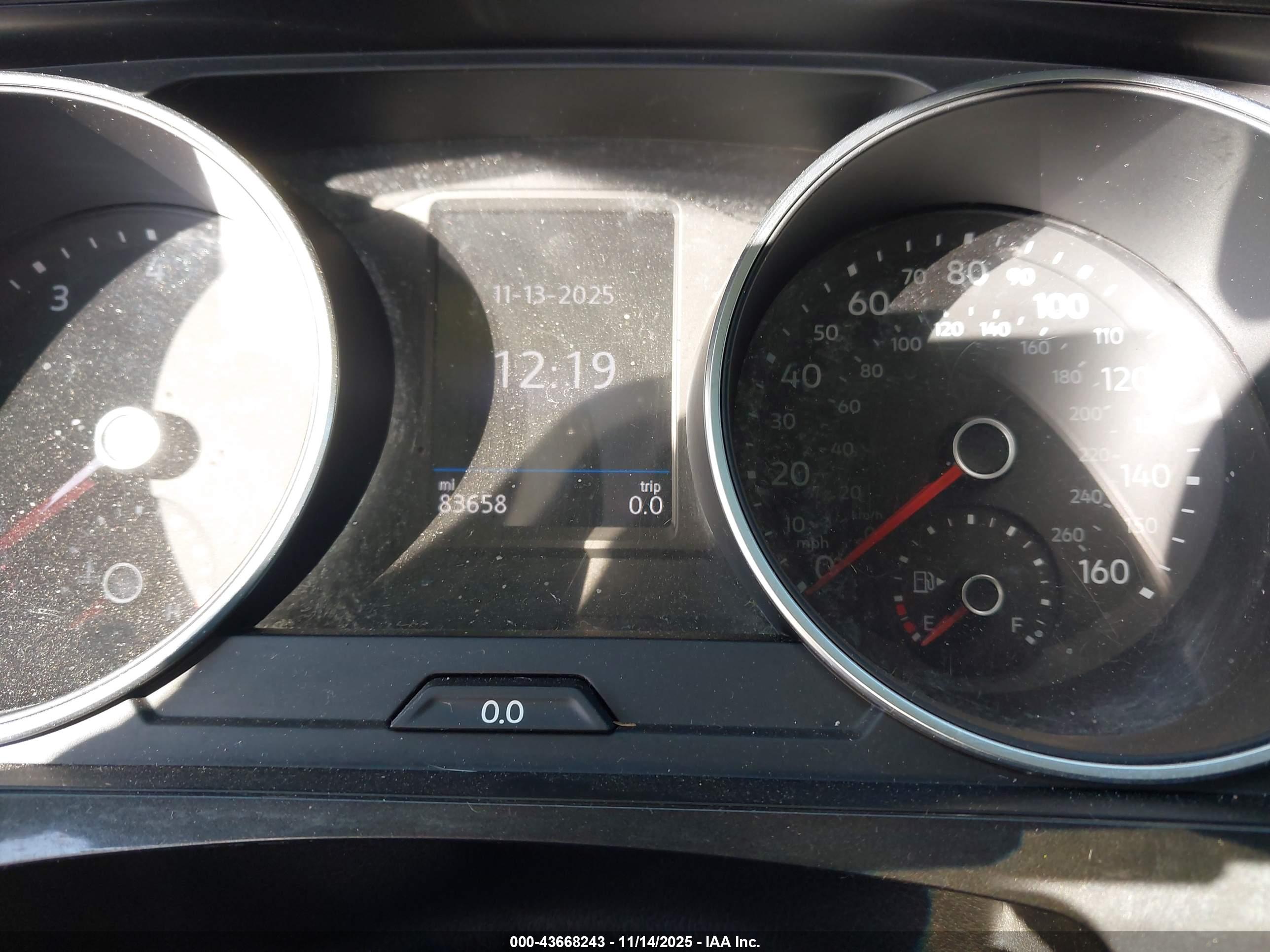 VOLKSWAGEN TIGUAN image 7