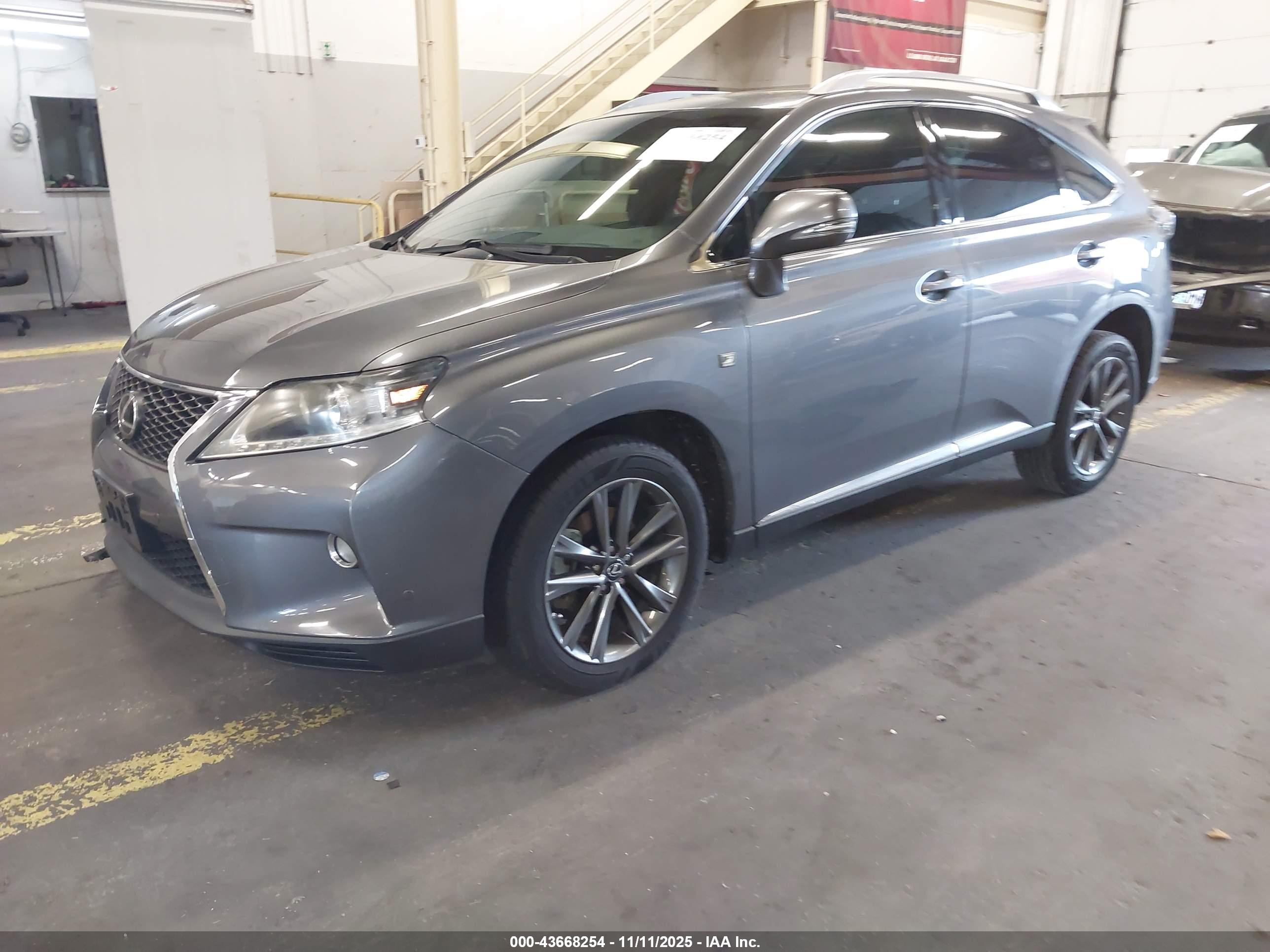 LEXUS RX image 2