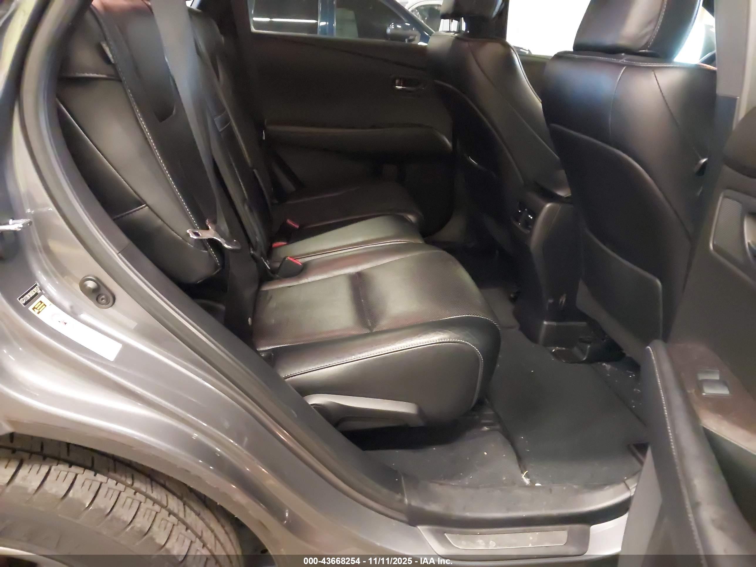 LEXUS RX image 8
