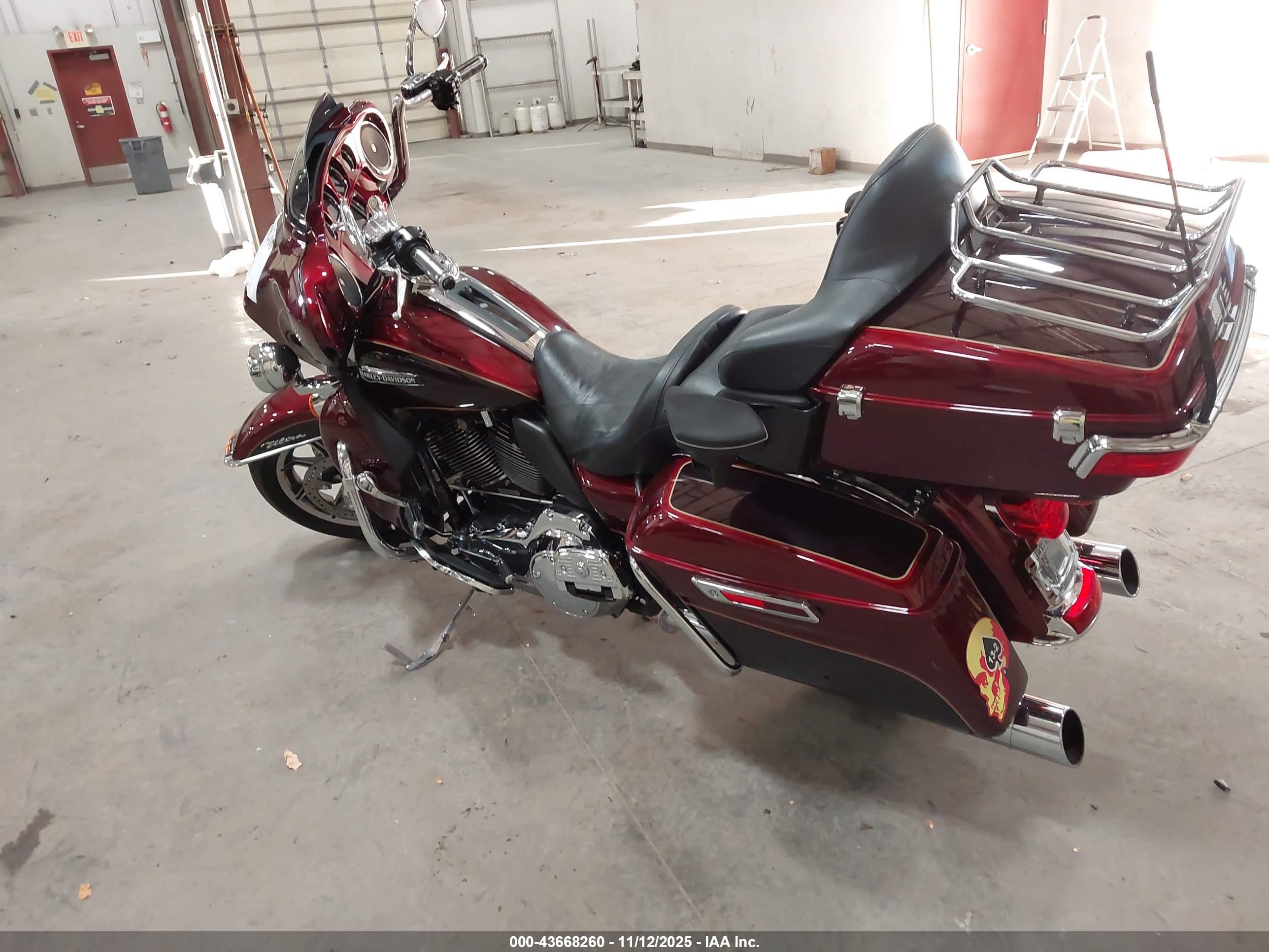 HARLEY-DAVIDSON FLHTCU image 3