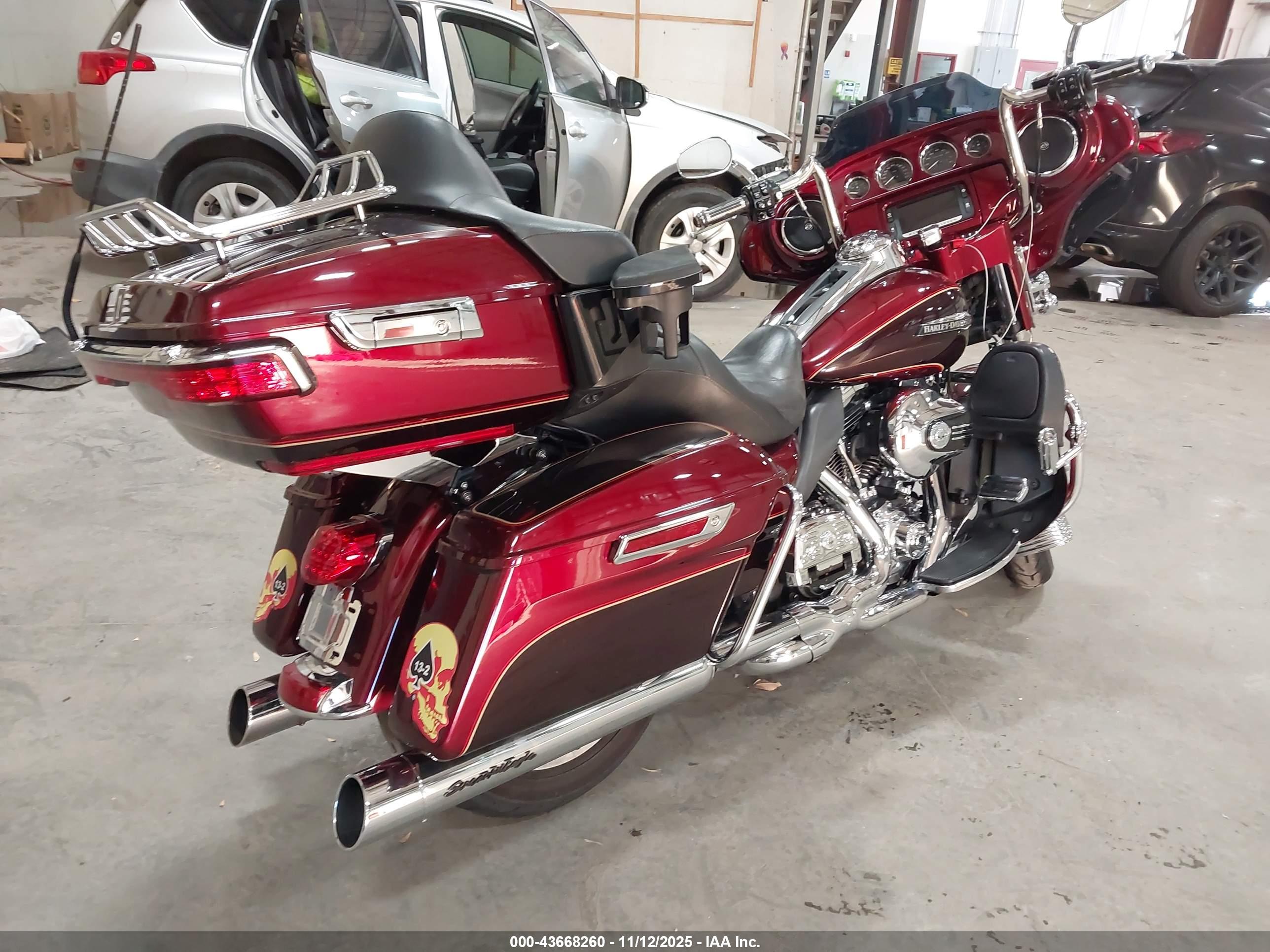 HARLEY-DAVIDSON FLHTCU image 4