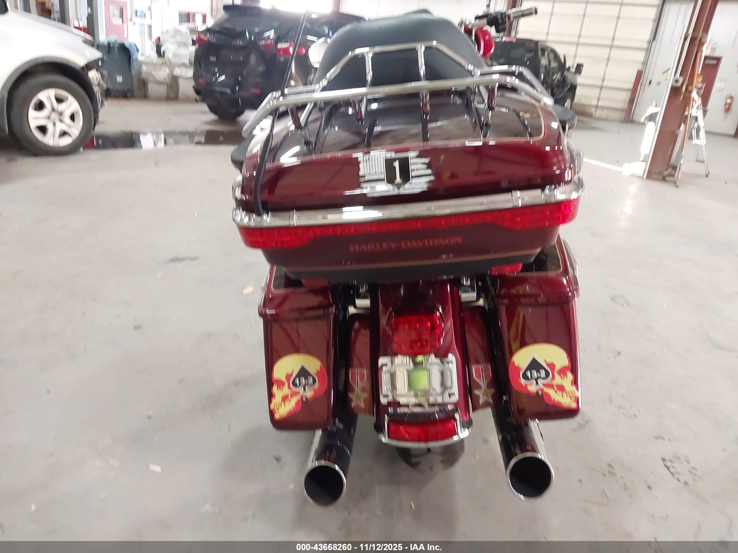 HARLEY-DAVIDSON FLHTCU image 6
