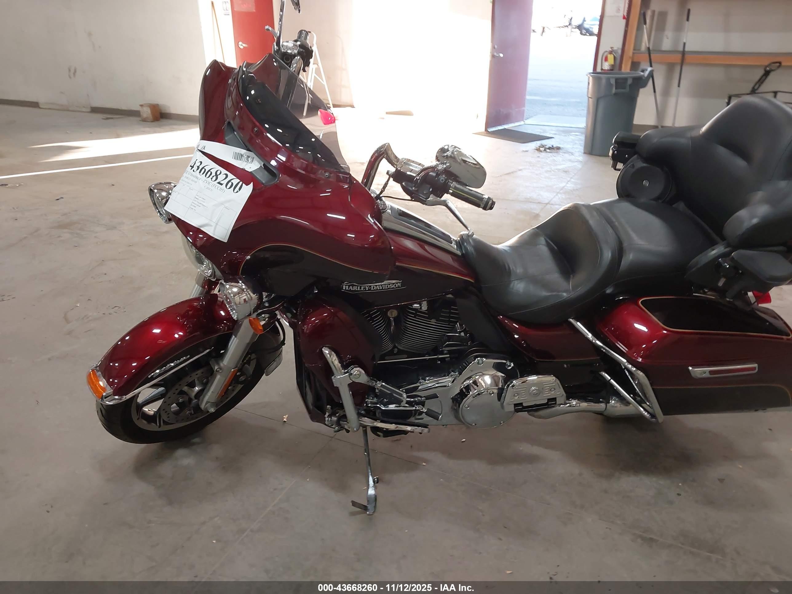 HARLEY-DAVIDSON FLHTCU image 9