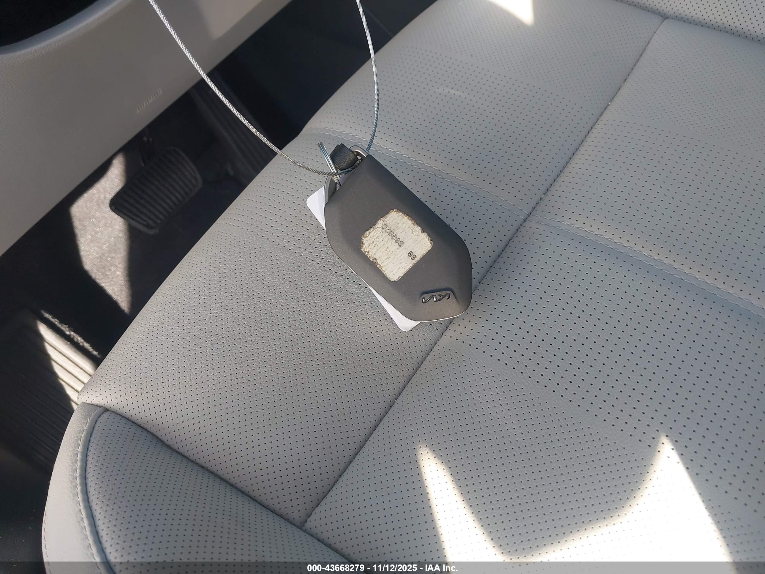 KIA TELLURIDE image 11