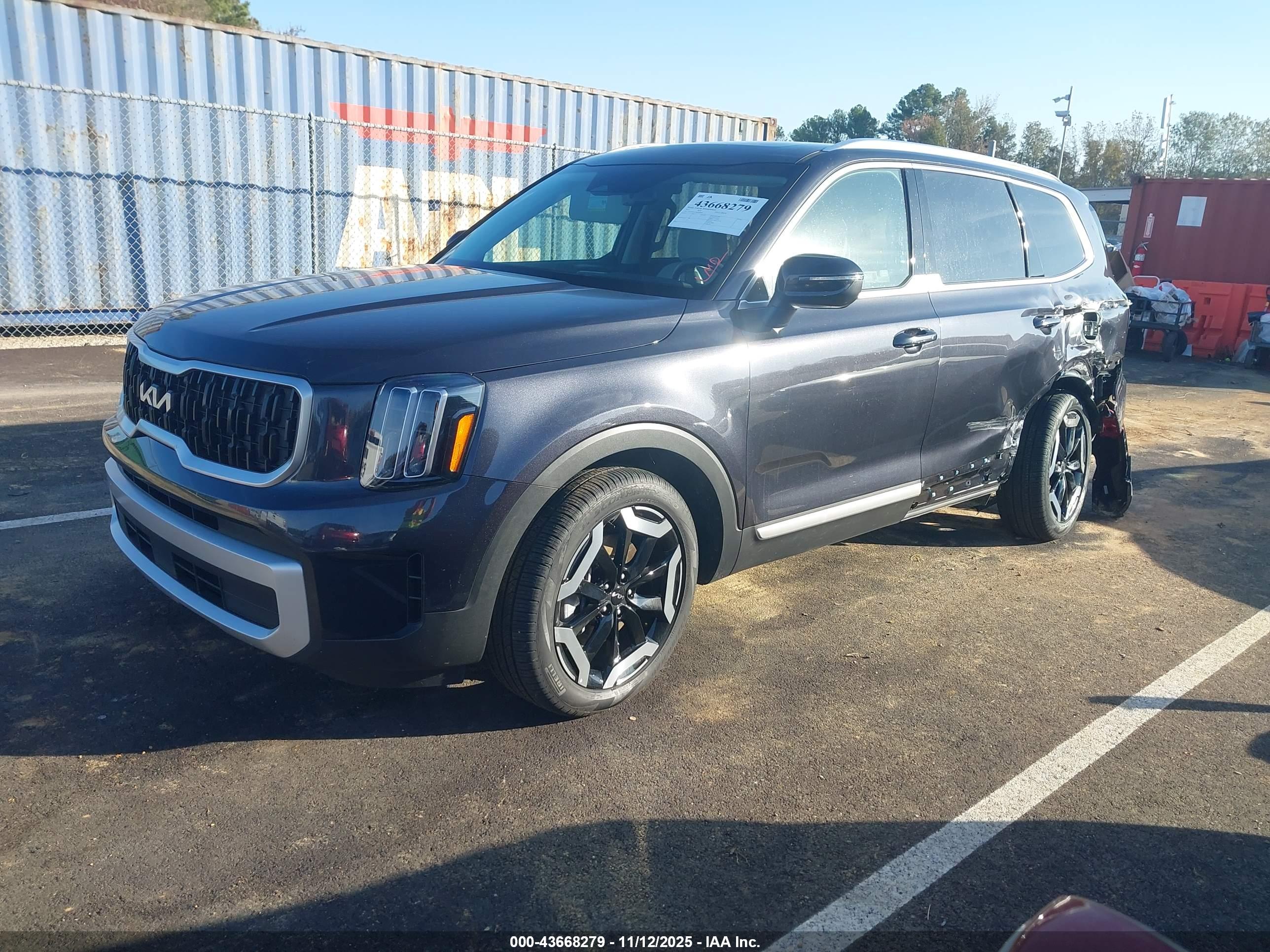 KIA TELLURIDE image 2