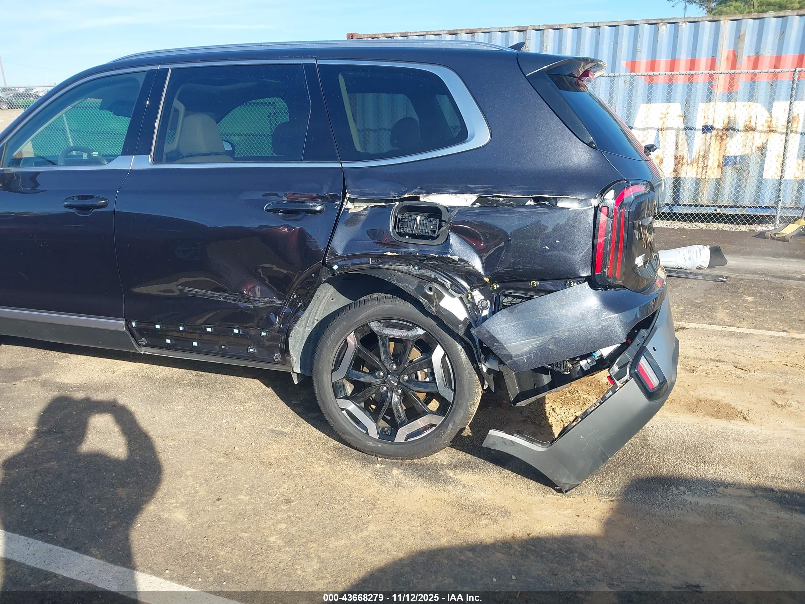 KIA TELLURIDE image 6