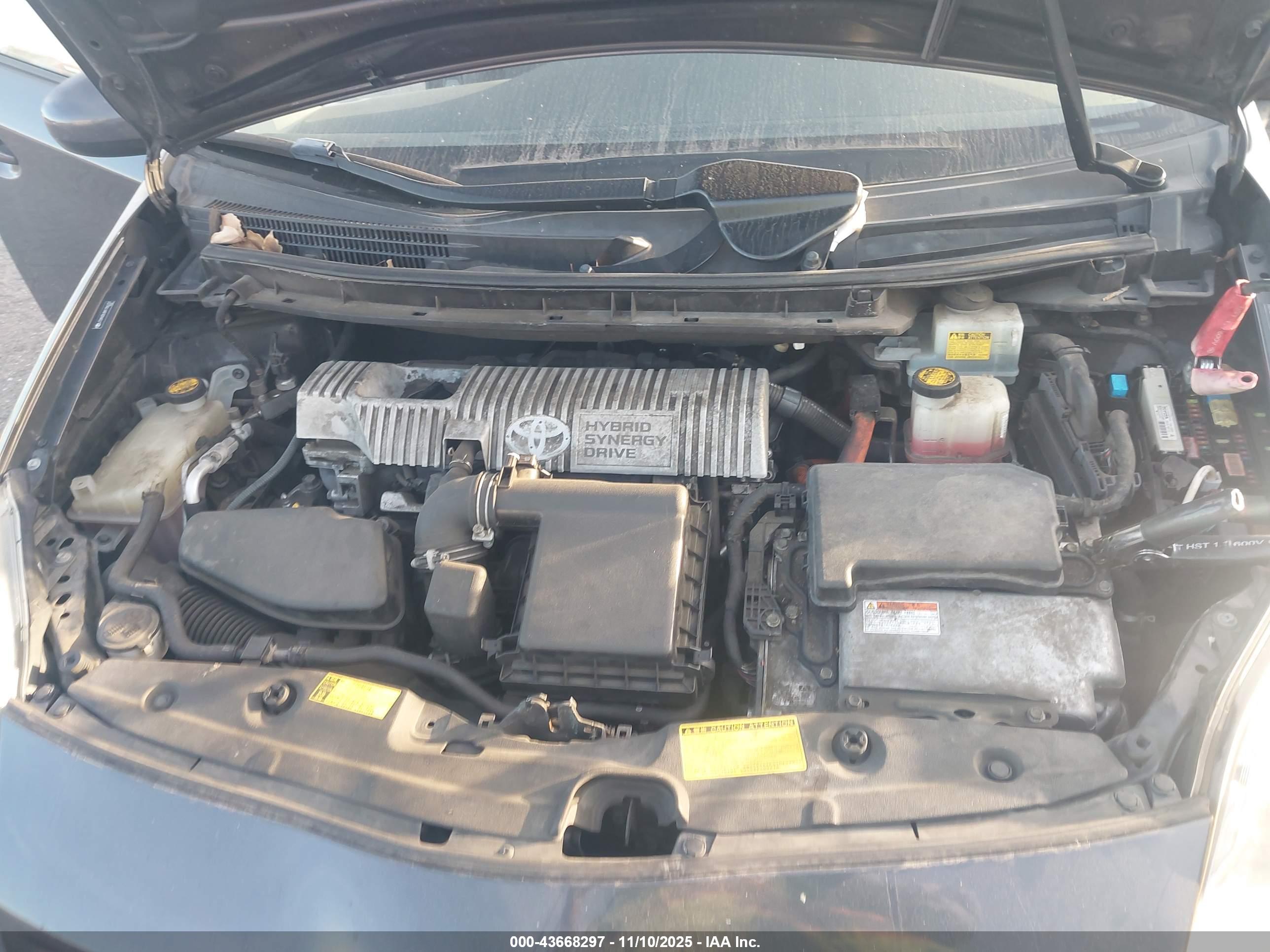 TOYOTA PRIUS image 10