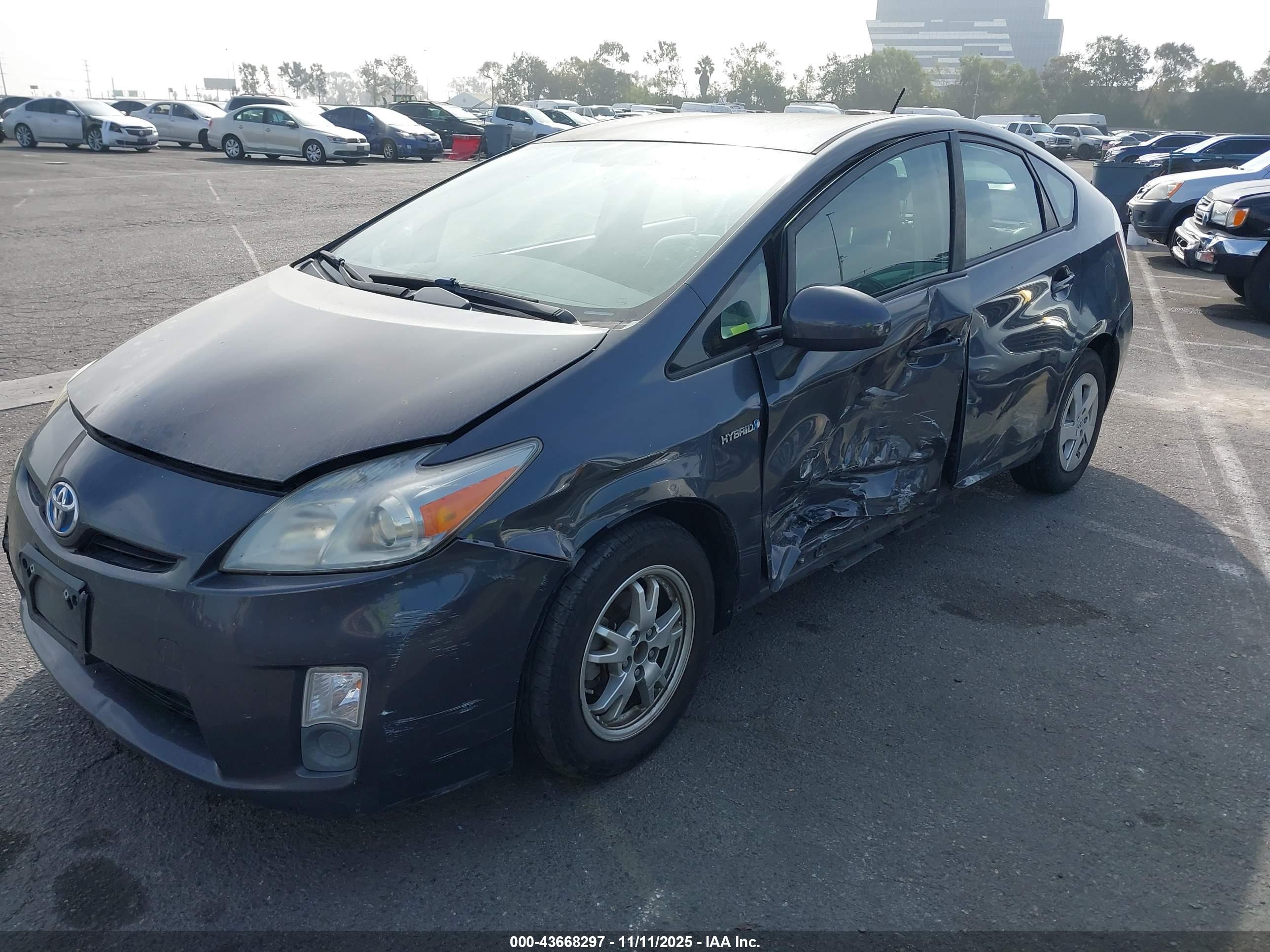 TOYOTA PRIUS image 2