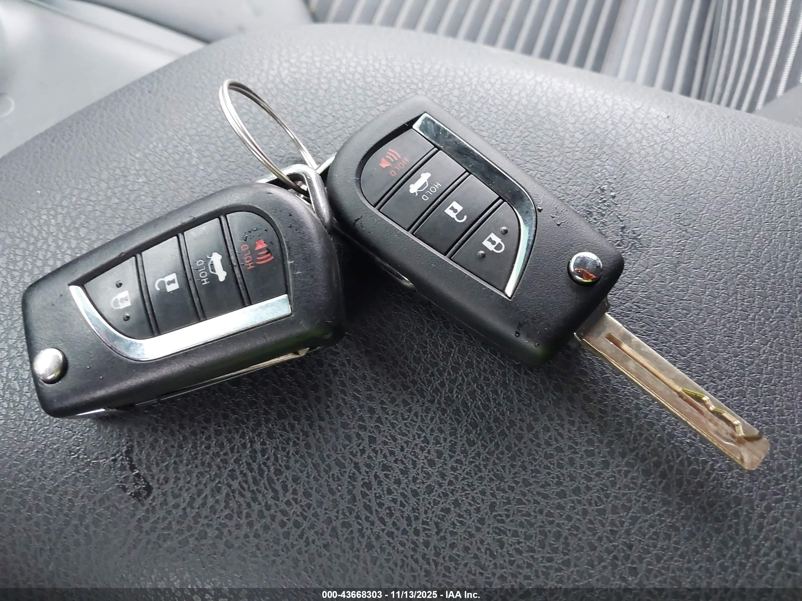 TOYOTA CAMRY image 11