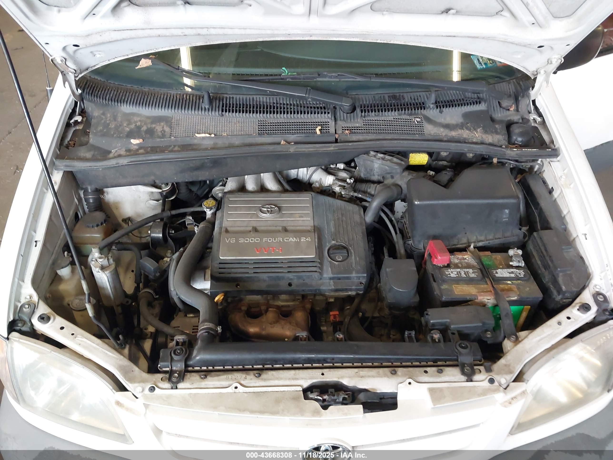 TOYOTA SIENNA image 10