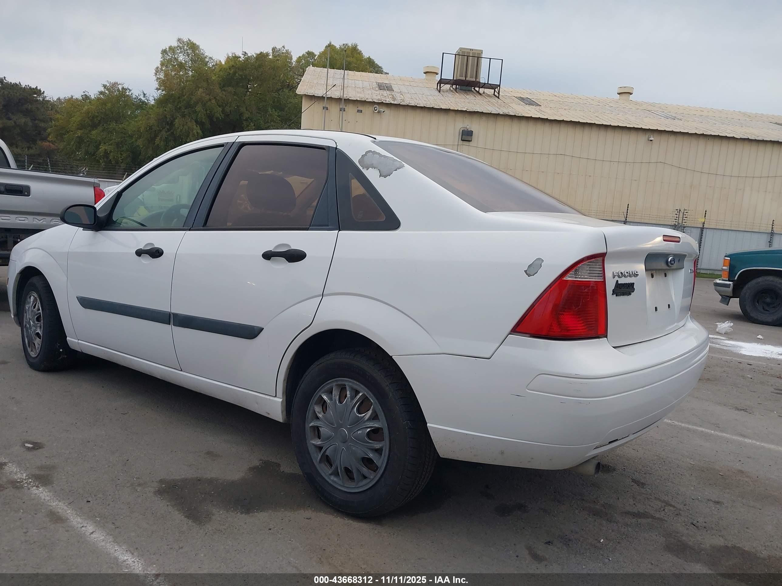FORD FOCUS image 3