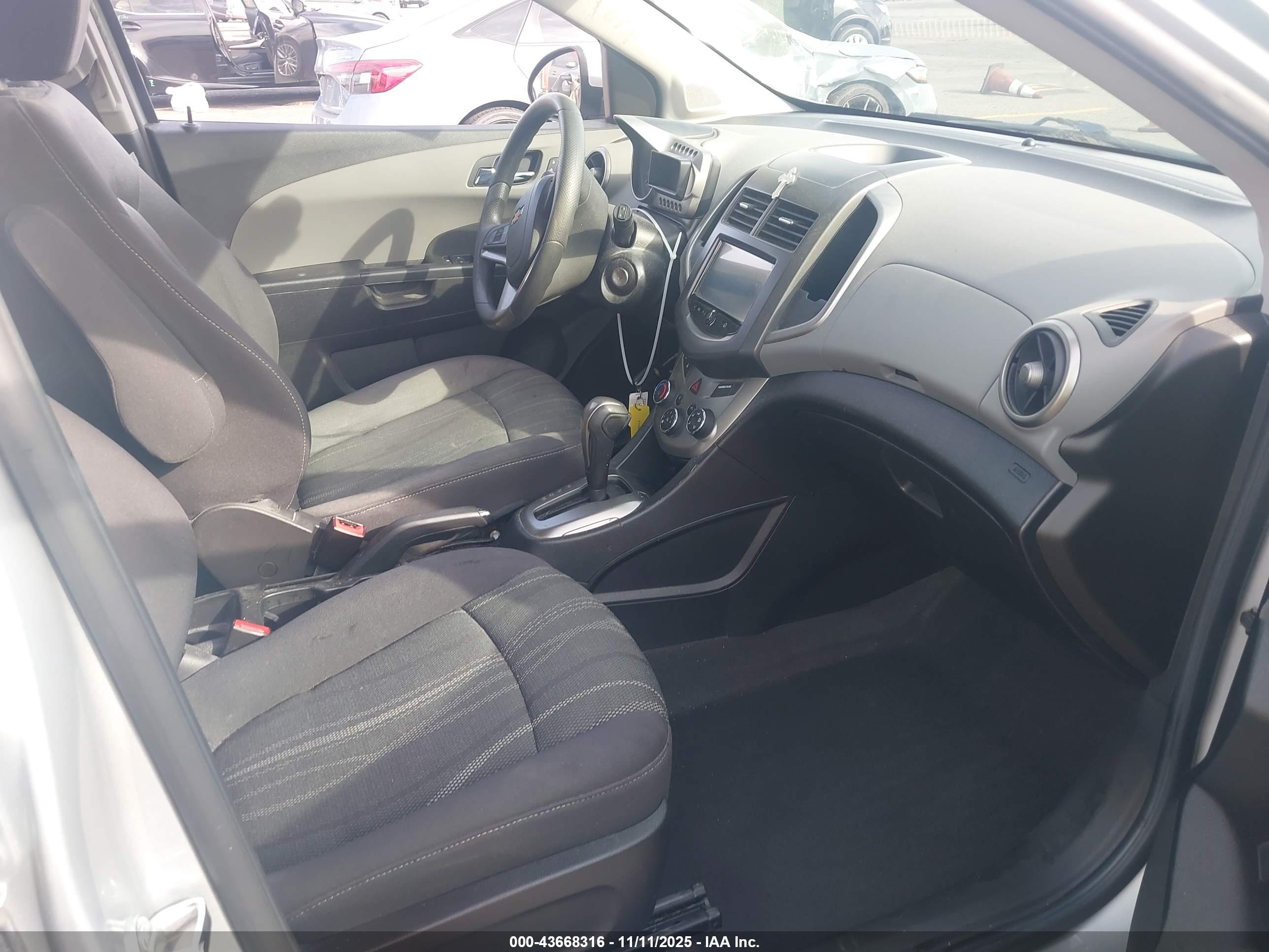 CHEVROLET SONIC image 5