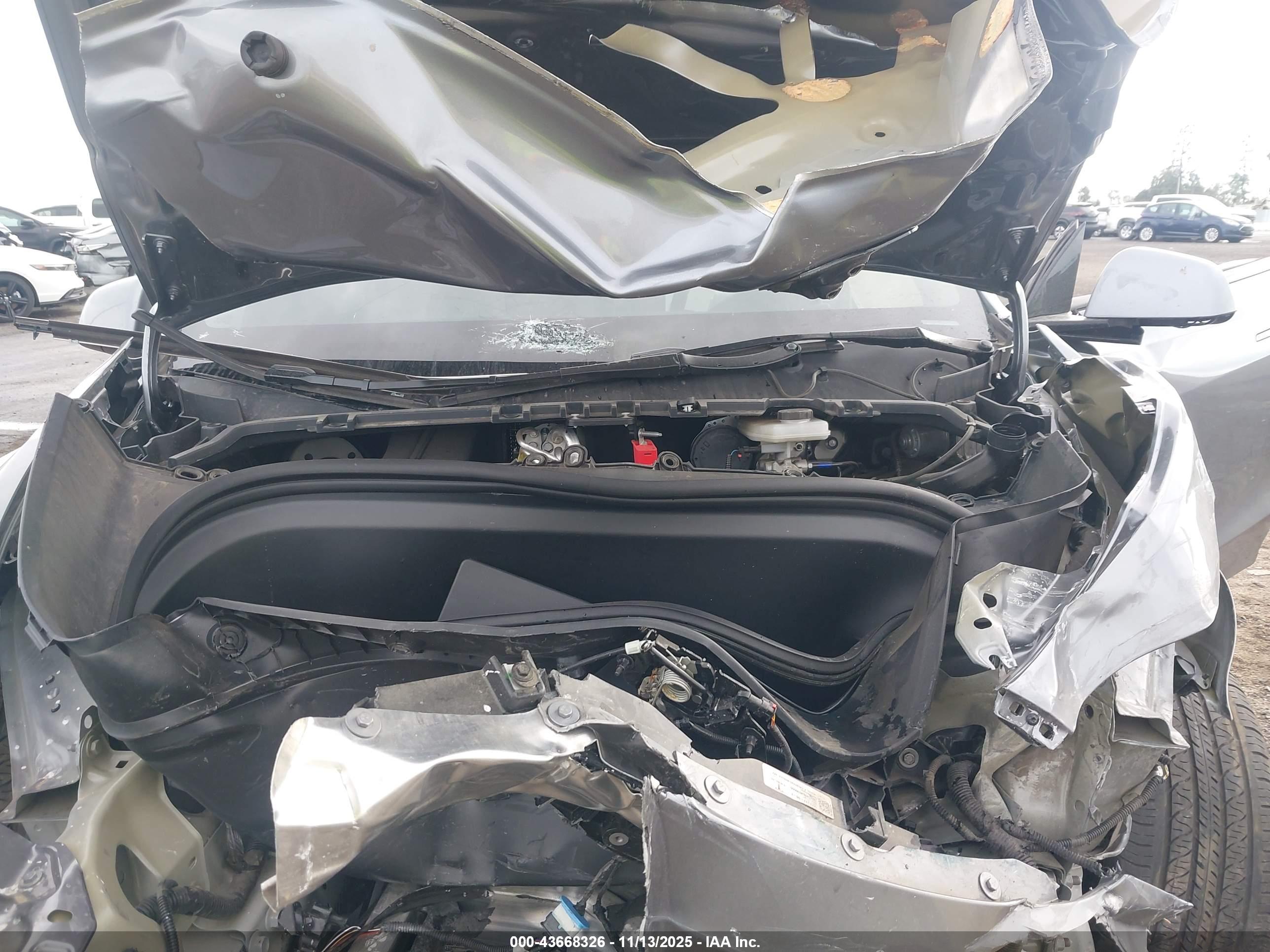 TESLA MODEL image 10